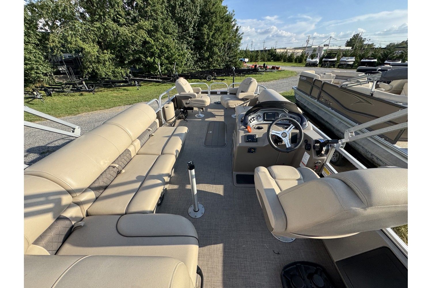 2023 Sun Tracker Sportfish 24 XP3 - 37