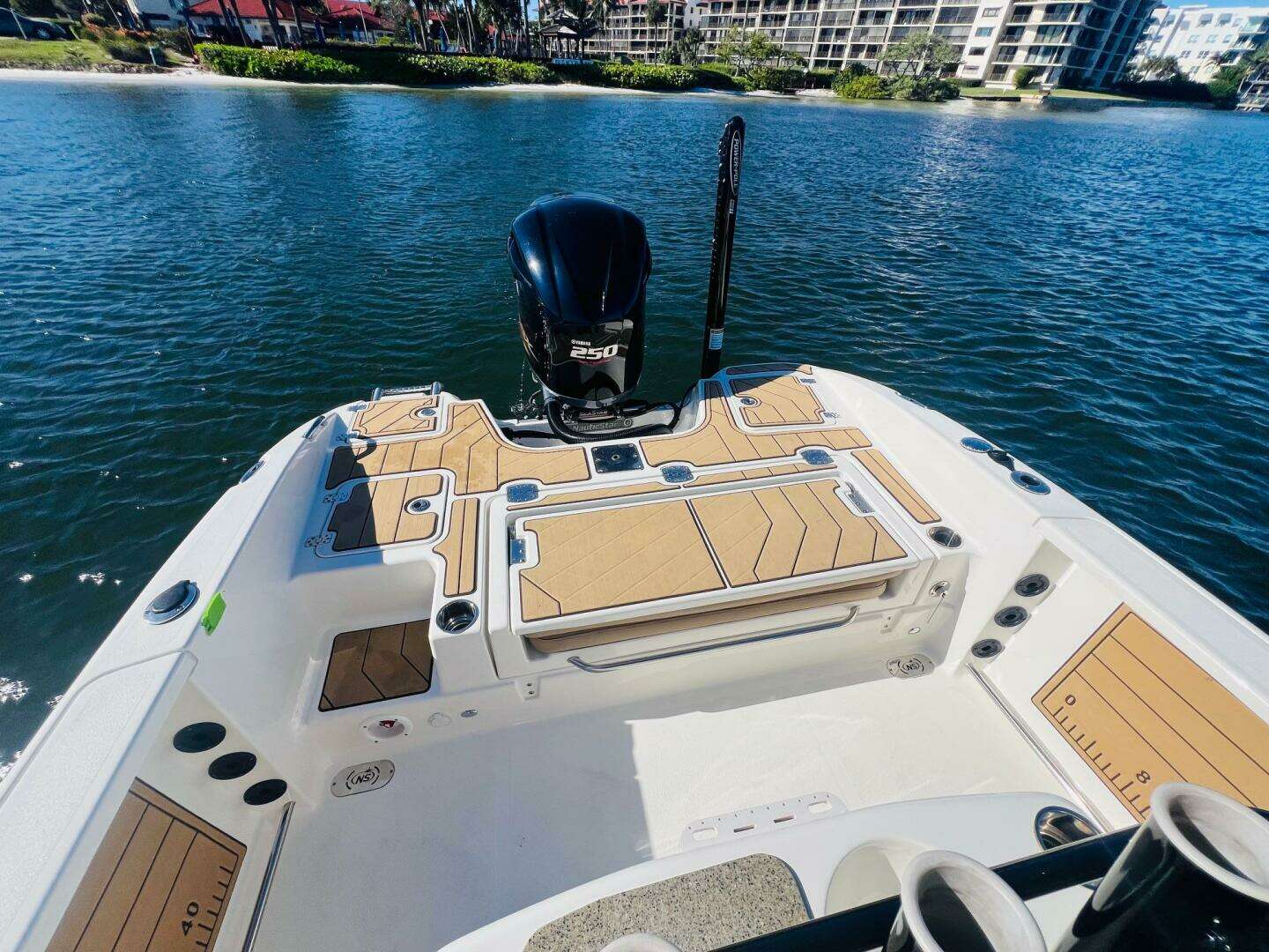 2020 NauticStar 251 Hybrid - Image 28