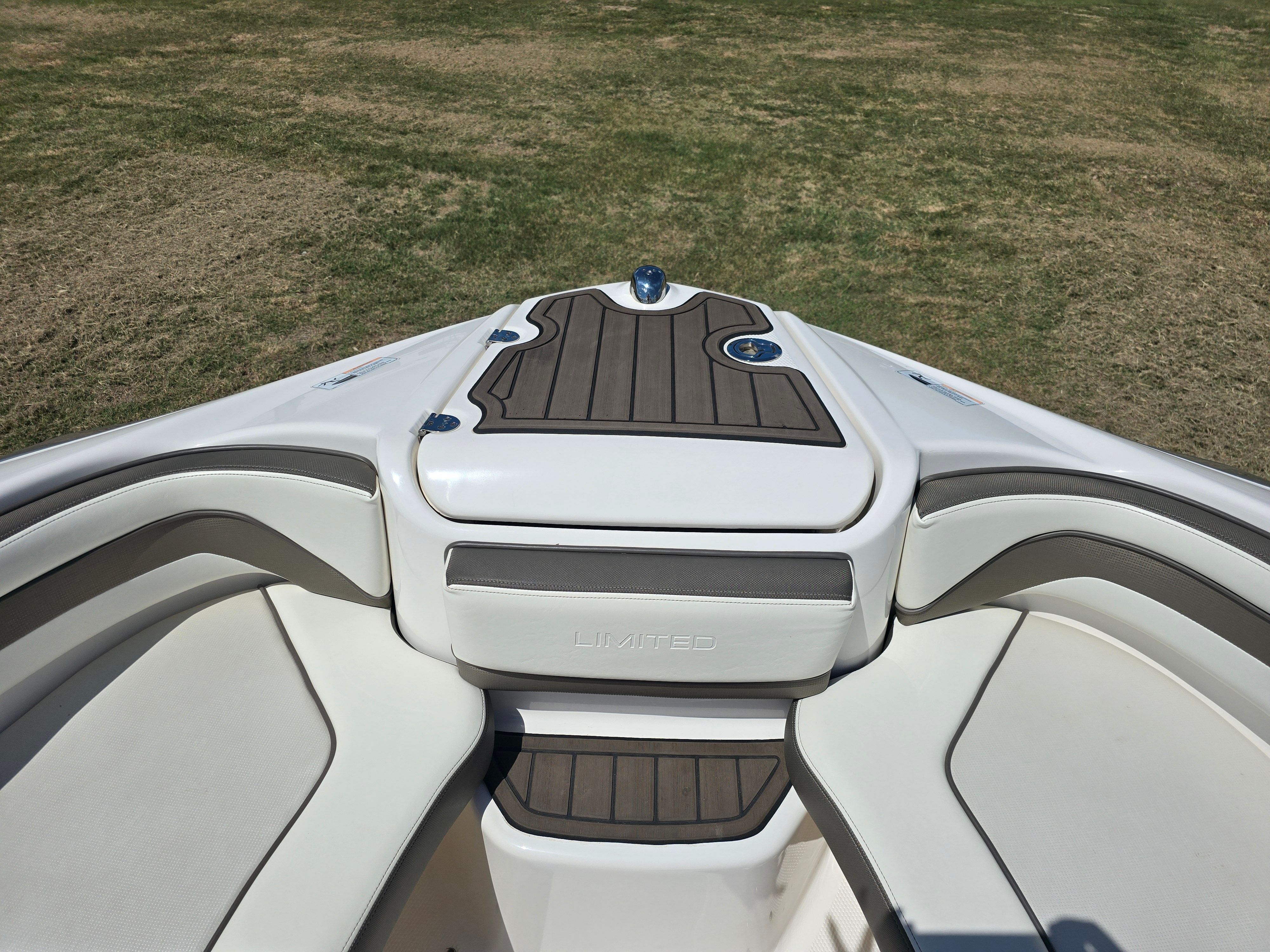 2015 Yamaha Boats 242 Limited S - 32
