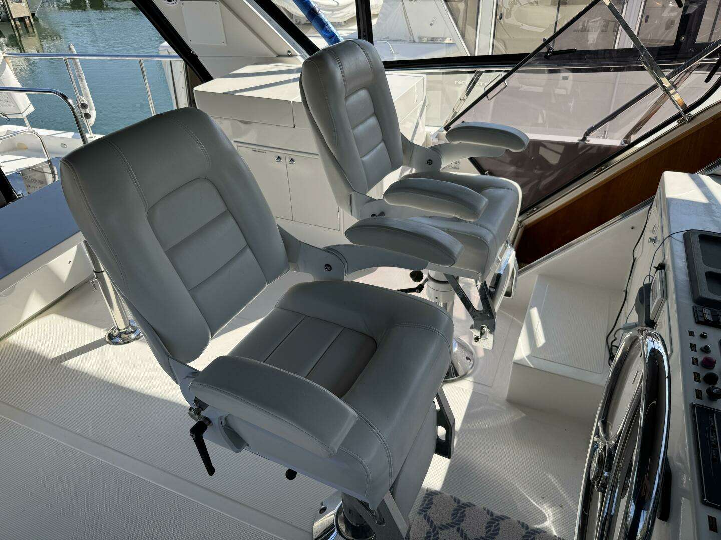 2004 Altima 55 Pilothouse - Image 20
