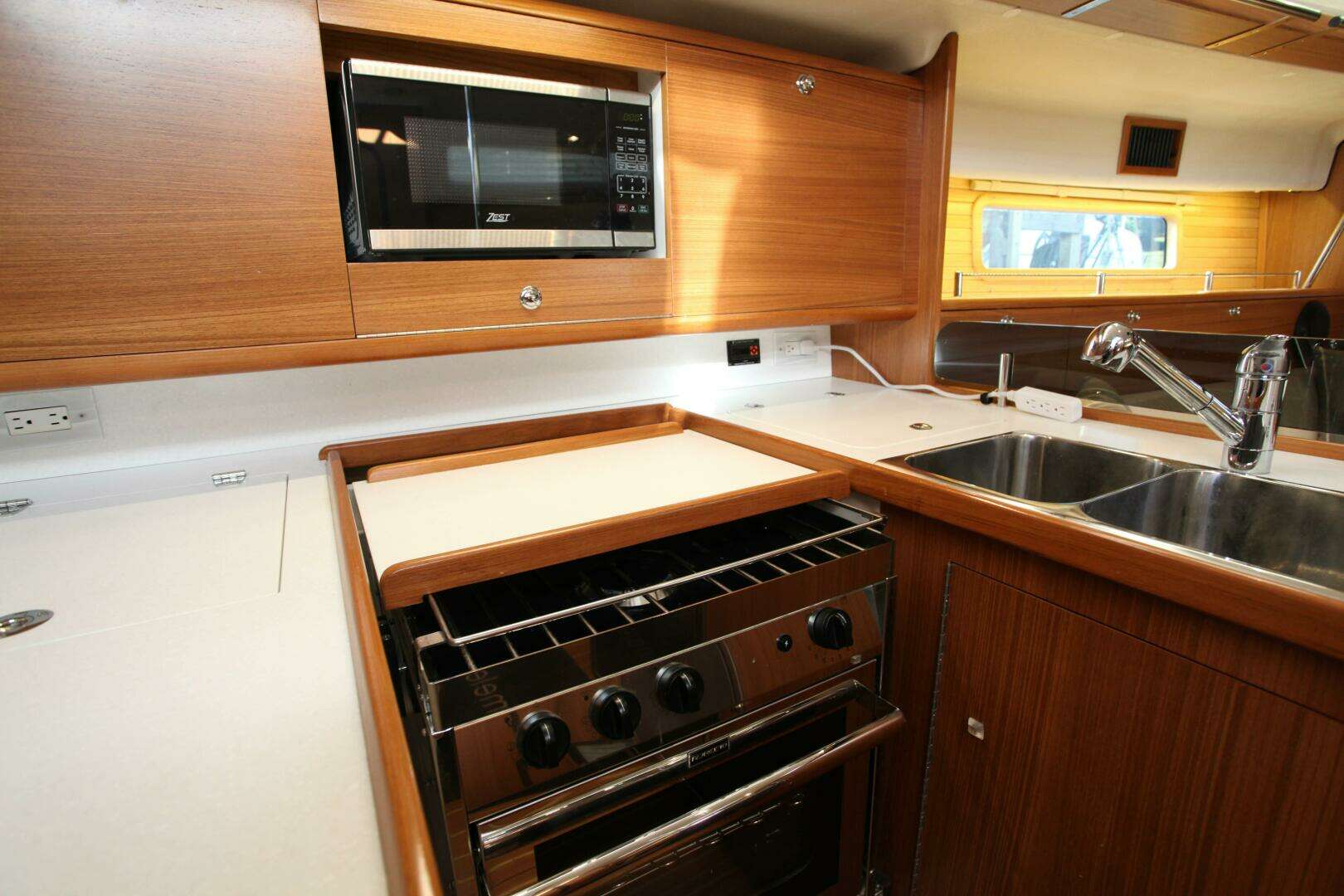 2025 Catalina 426 - Image 200