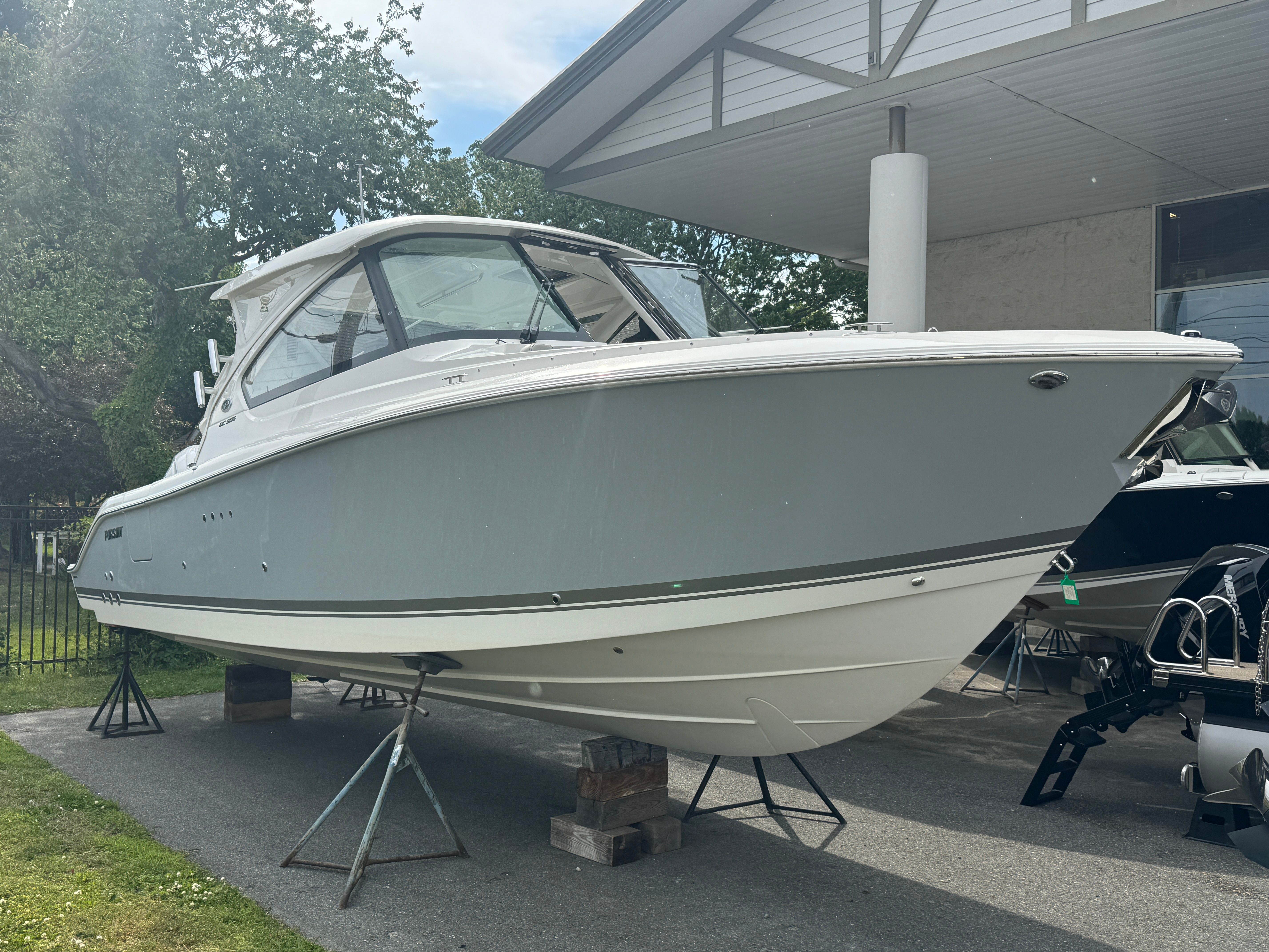 2026 Pursuit DC 306 Dual Console