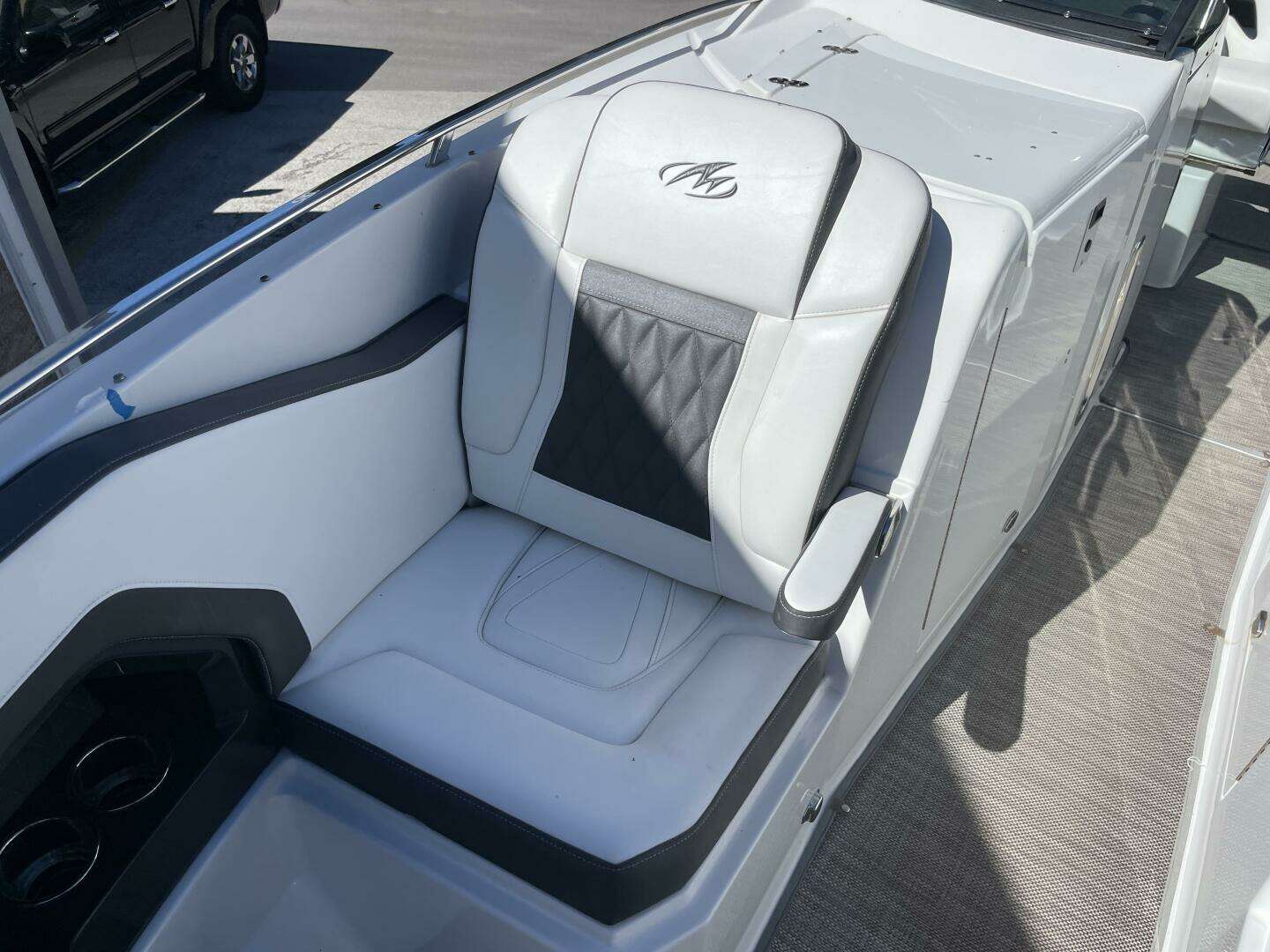 2019 Monterey 328SS - Image 45