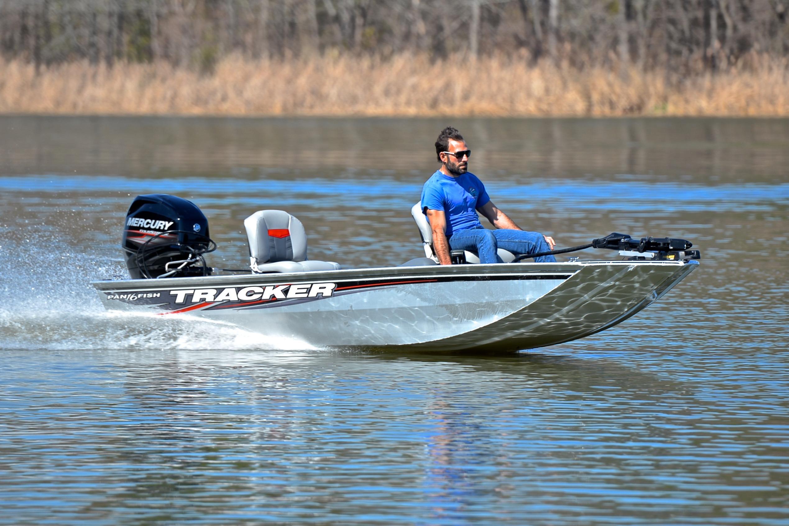 2017 Bass Tracker Pro 16