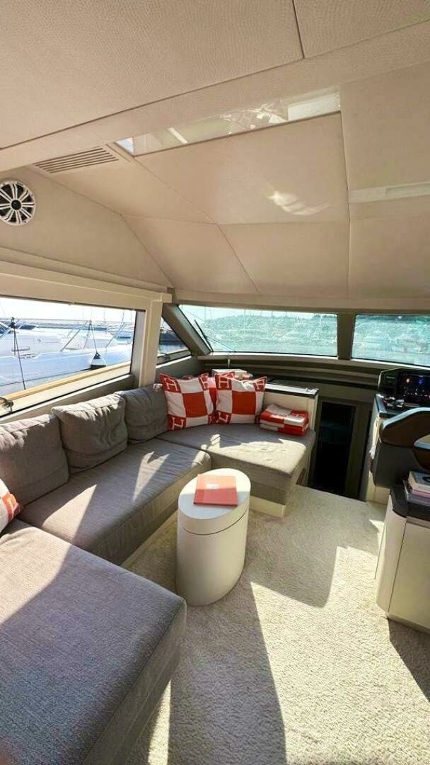 2014 Custom MCY 65 - Image 13