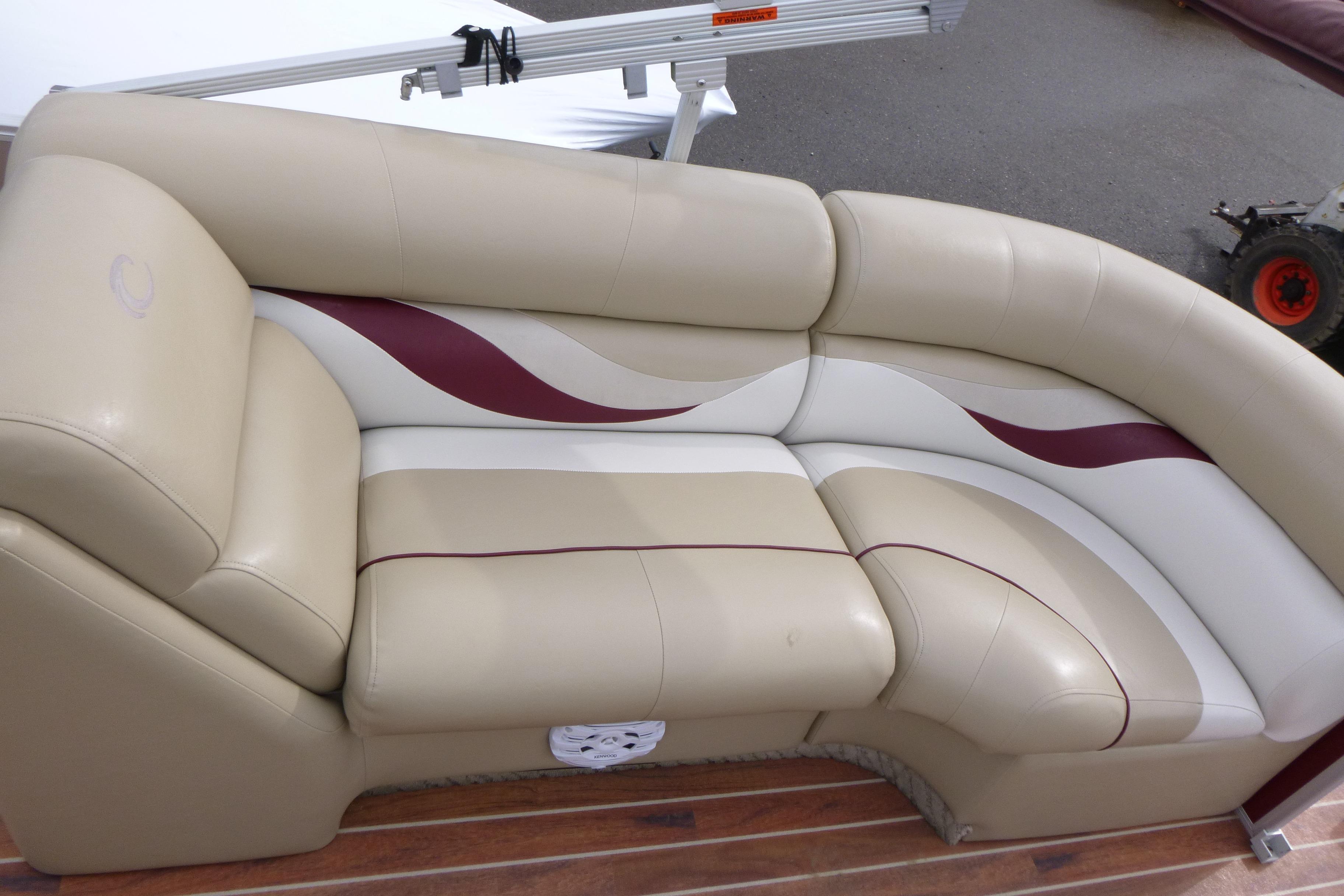 Beige and maroon boat seating on 2012 Crest 230SLR Classic.