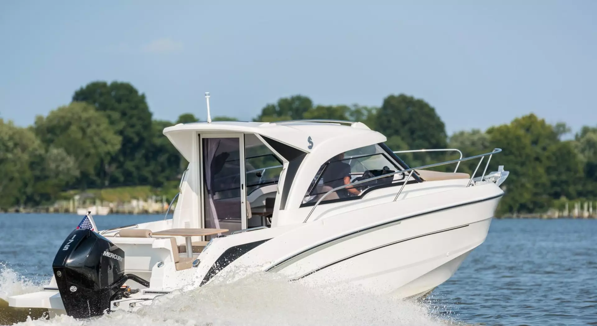 2026 Beneteau Antares 7 - Image 2