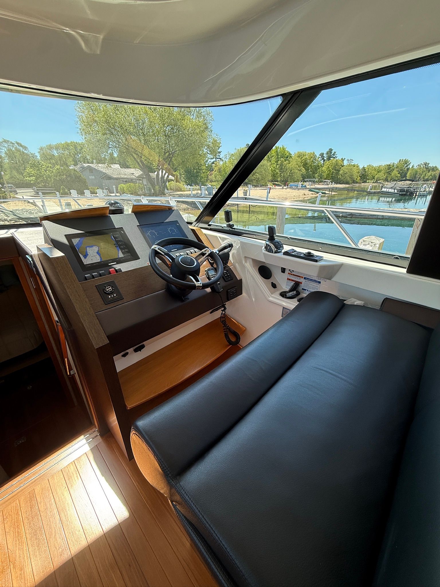 2017 Tiara Yachts C44 Coupe - 55