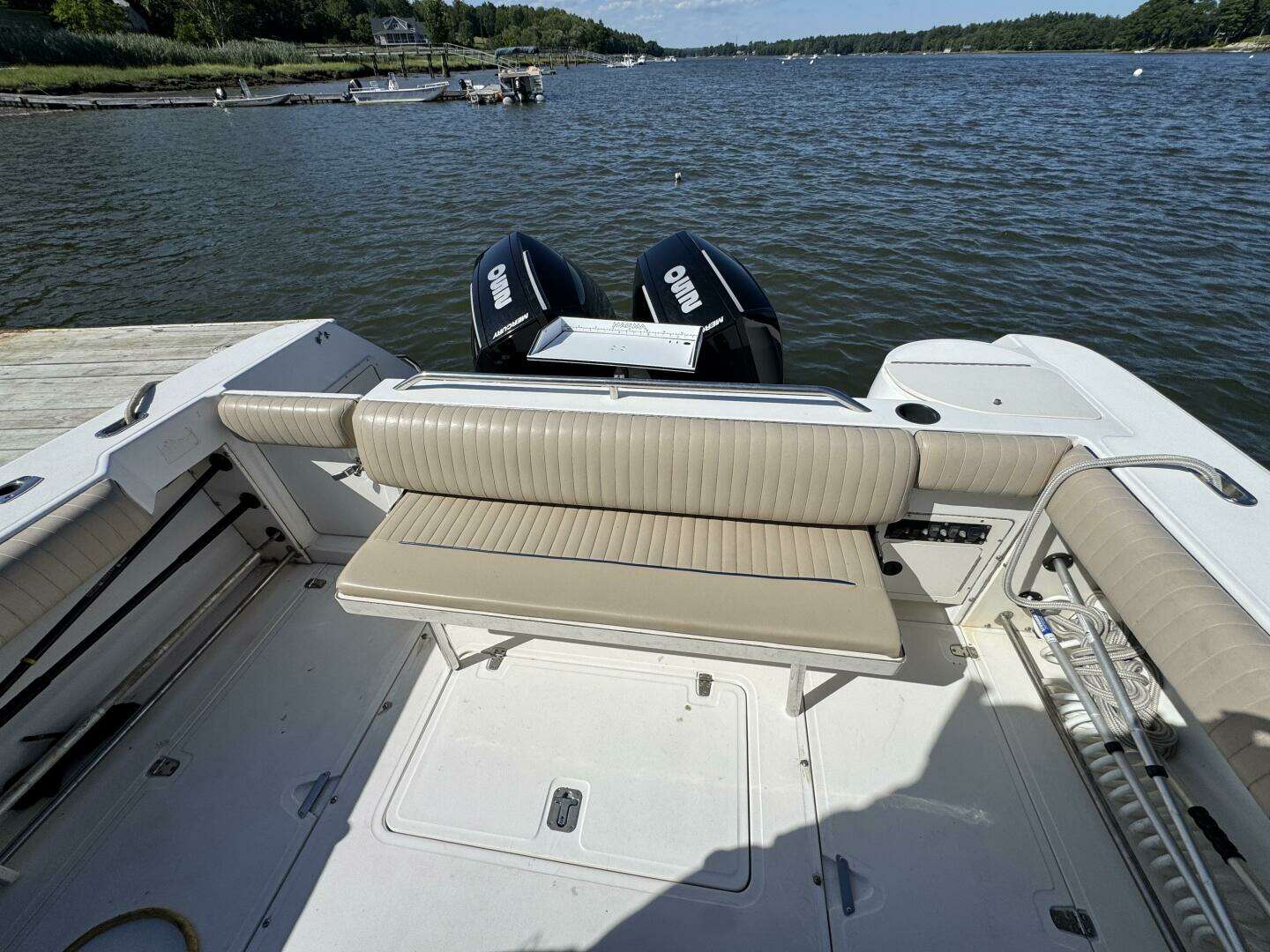 1999 Boston Whaler 28 Conquest - Image 42