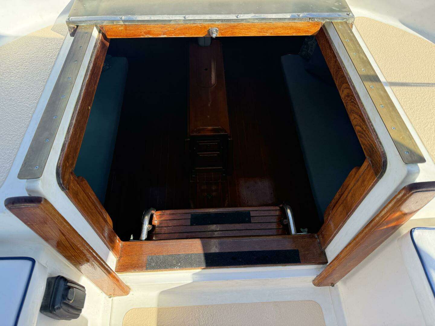 1985 Endeavour 42 - Image 60