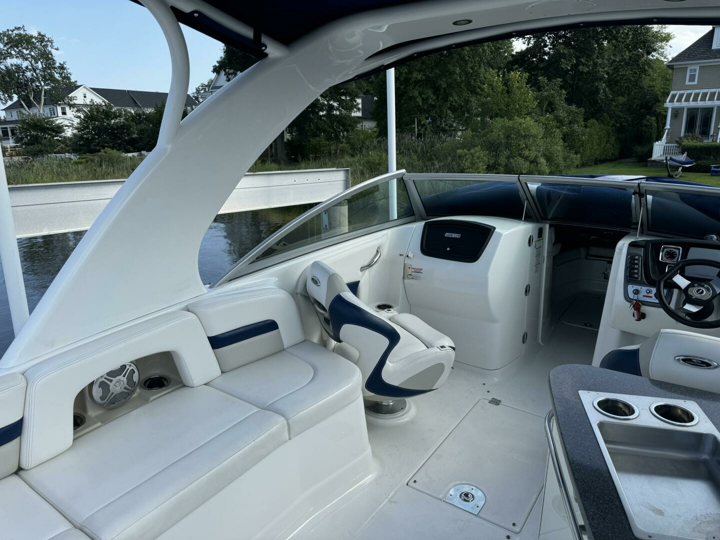 2012 Chaparral 264 Sunesta - Image 10