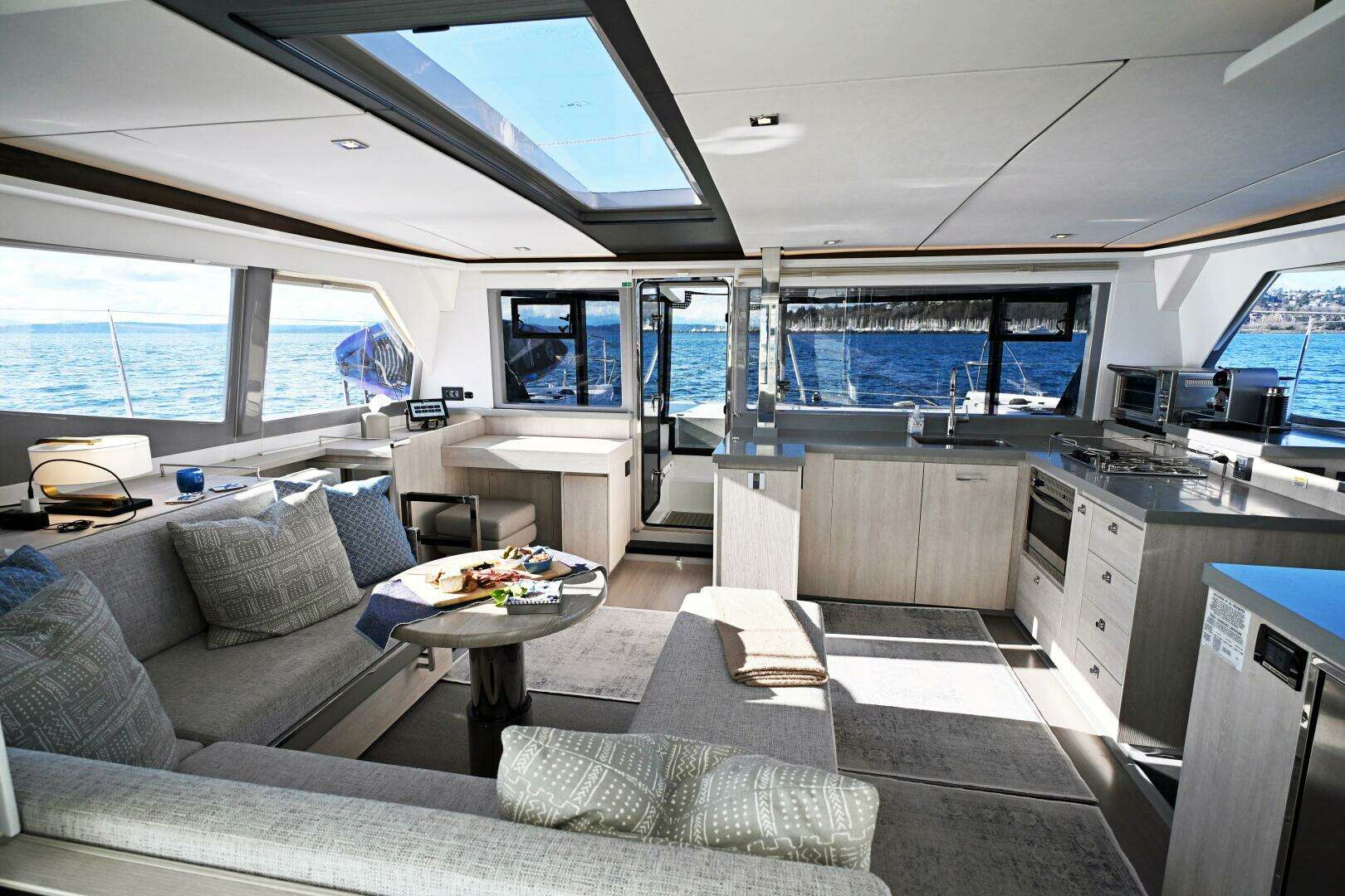 2020 Leopard 45 - Image 10