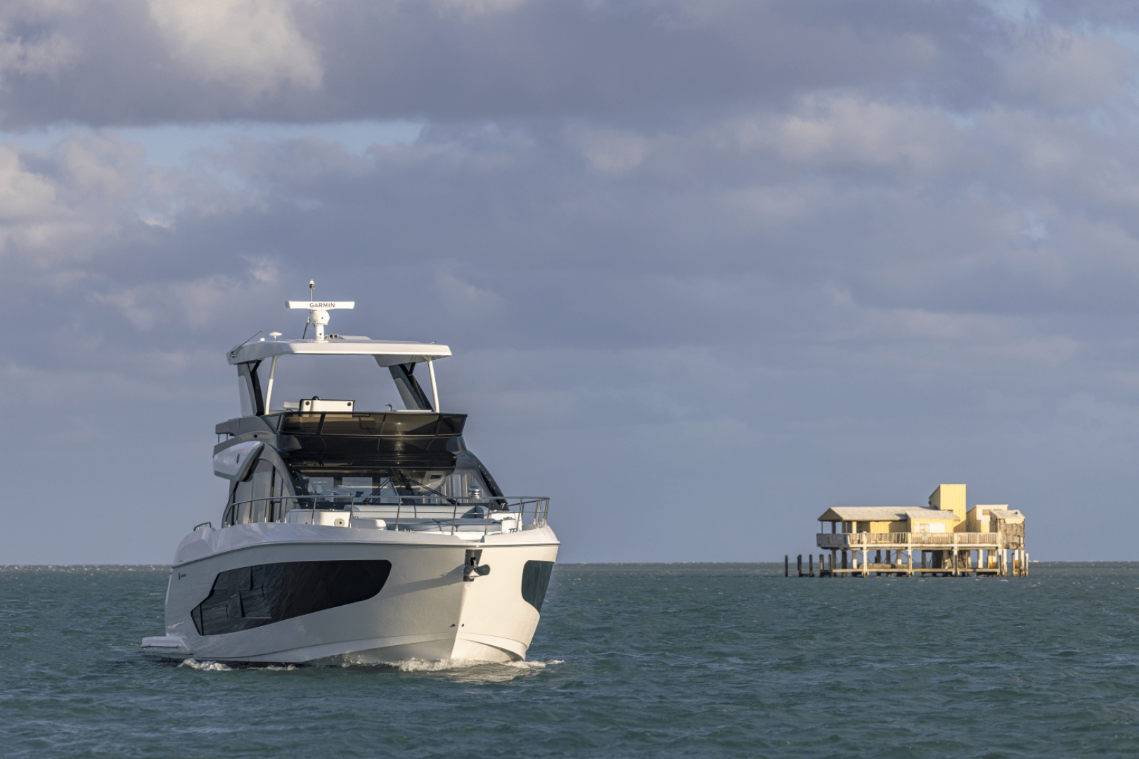 2027 Cruisers Yachts 57 FLY - Image 34