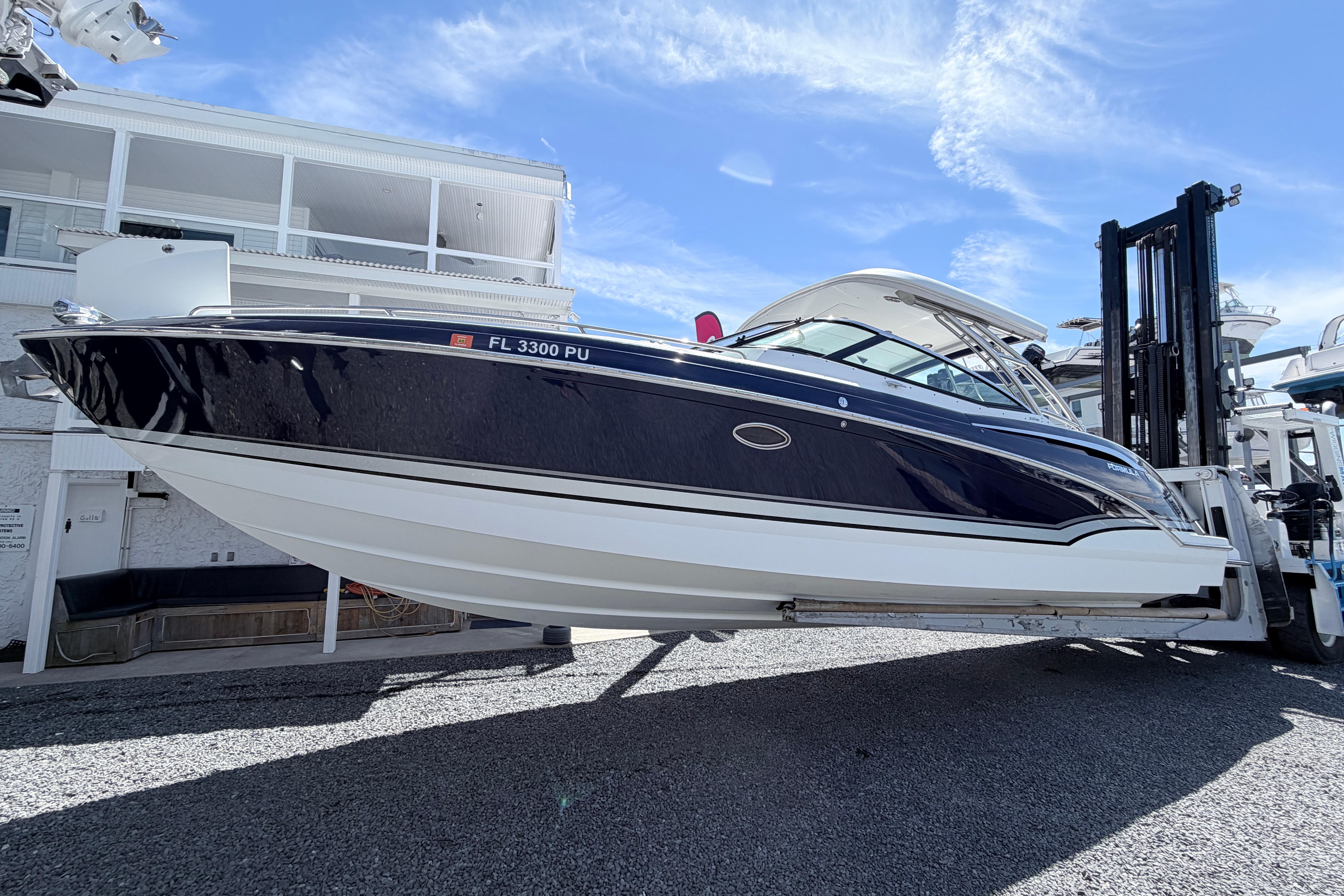 2015 Formula 350 Crossover Bowrider