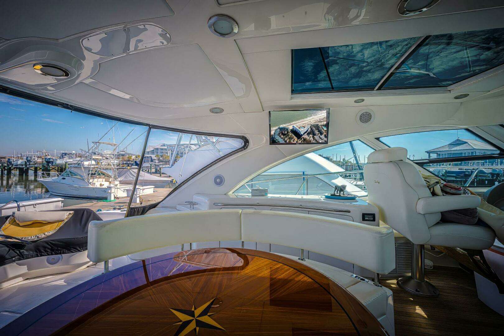 2011 Sea Ray 580 Sundancer - Image 11