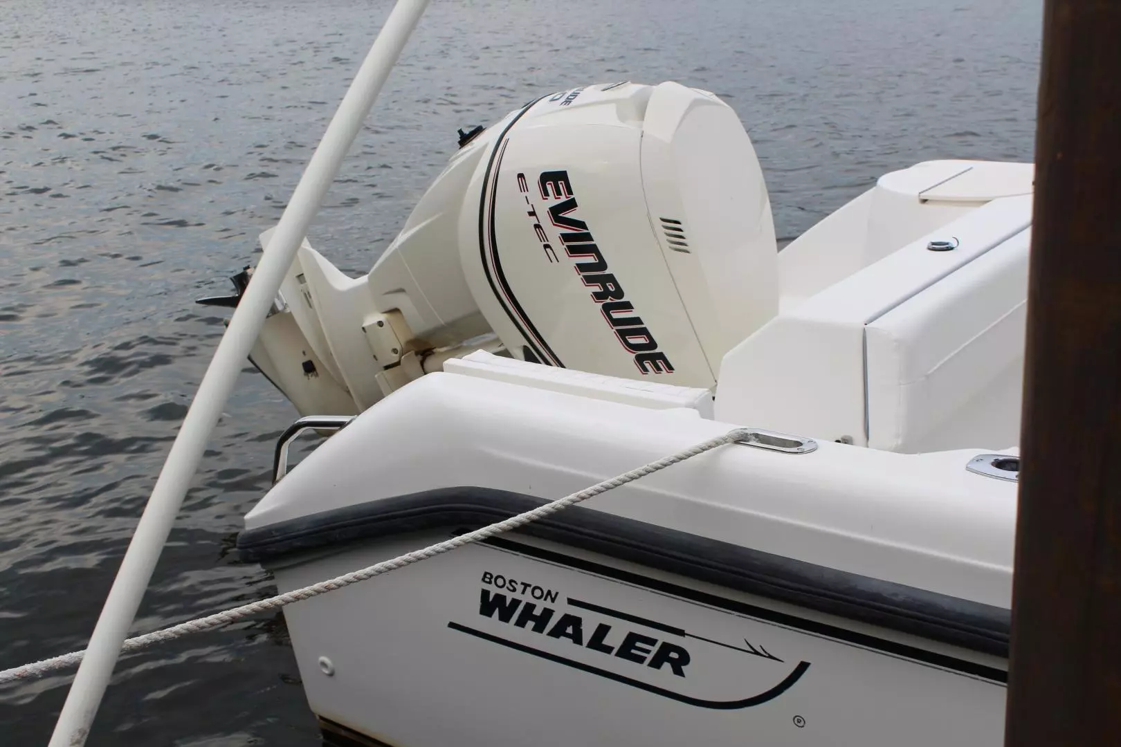 1999 Boston Whaler 23 Outrage - Image 13