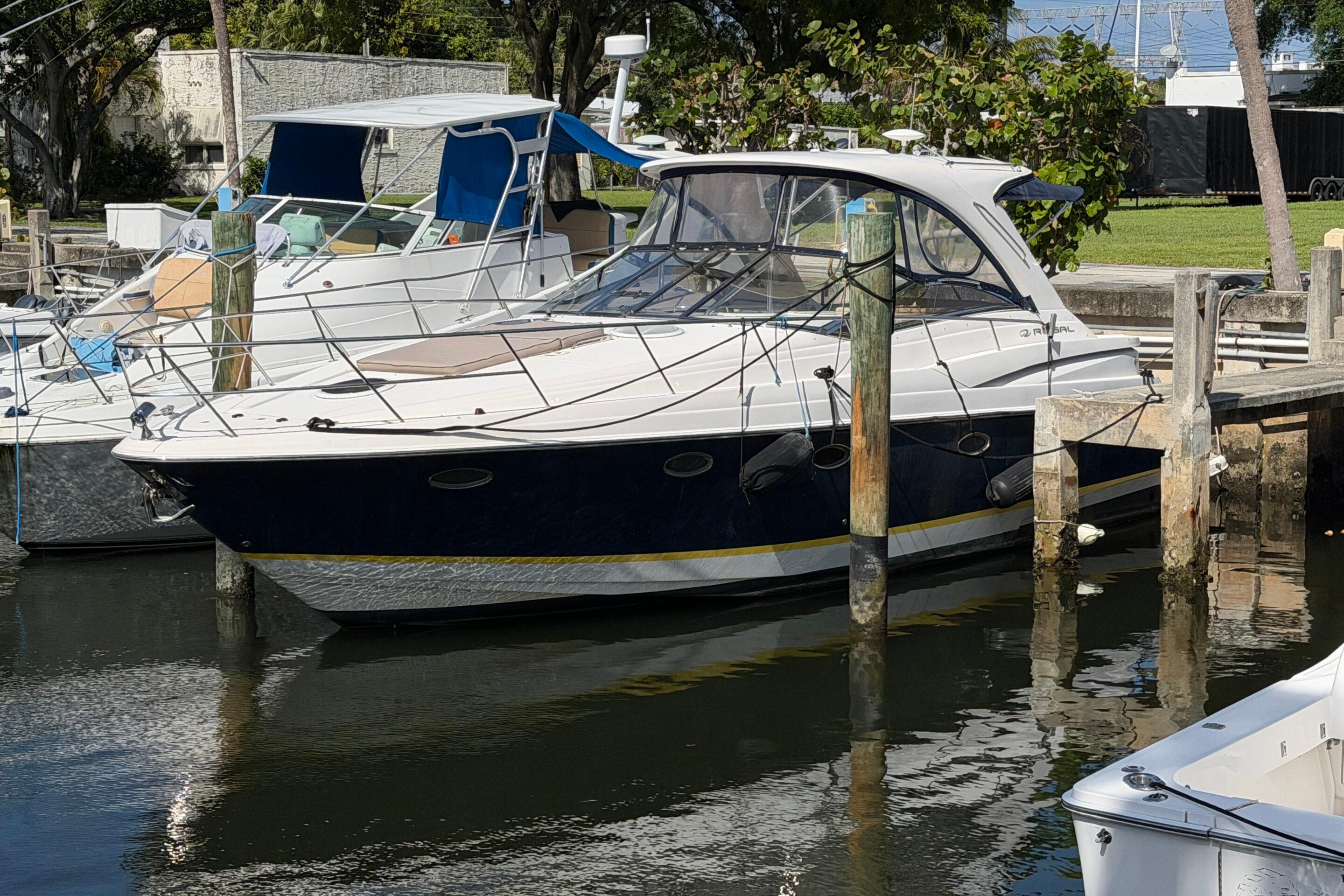 2005 Regal Commodore 3860