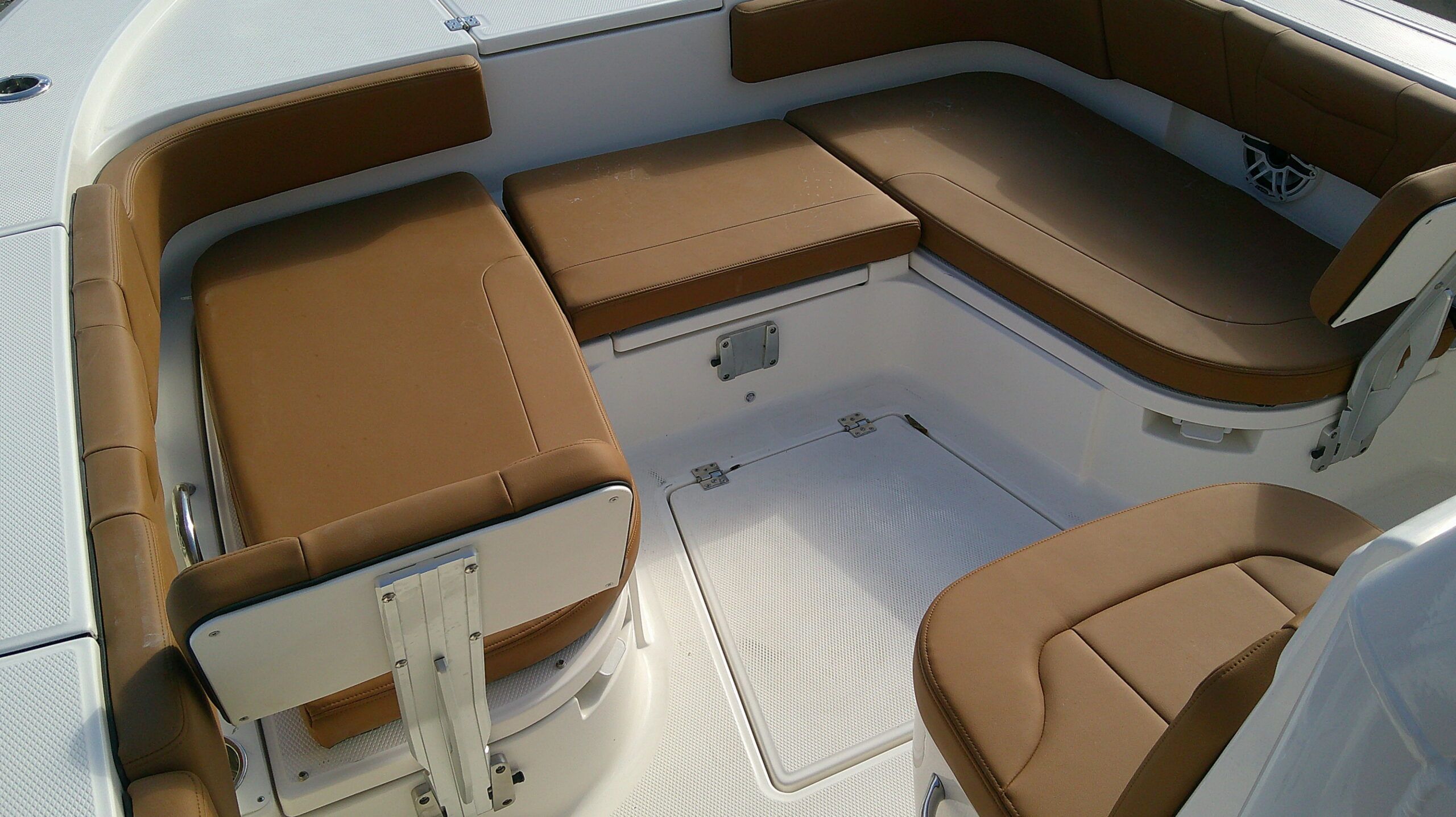 2026 Robalo 266 Cayman - 14