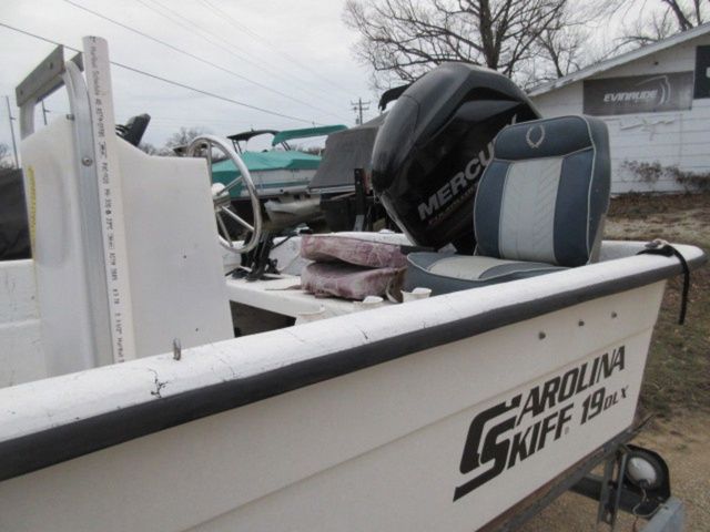 2005 Carolina Skiff 19' Center Console Fishing Boat / 115 Hp Mercury 4 - 2