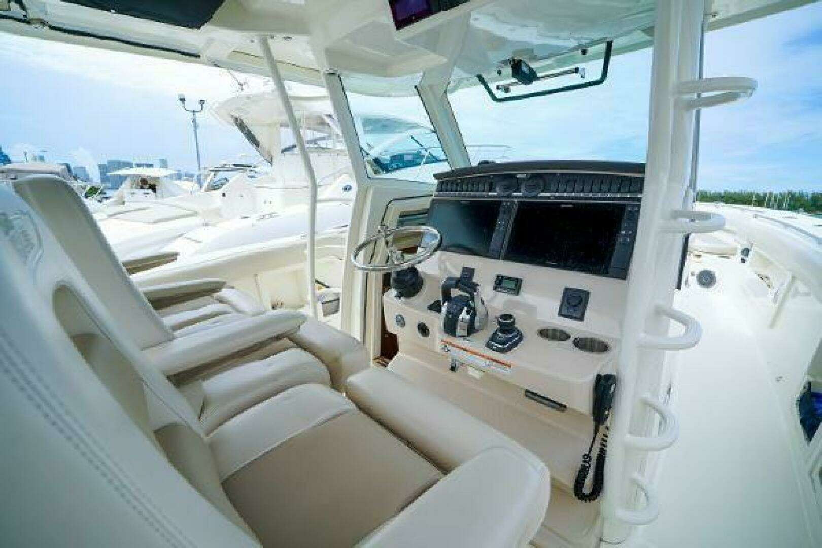 2018 Boston Whaler 380 Outrage - Image 28