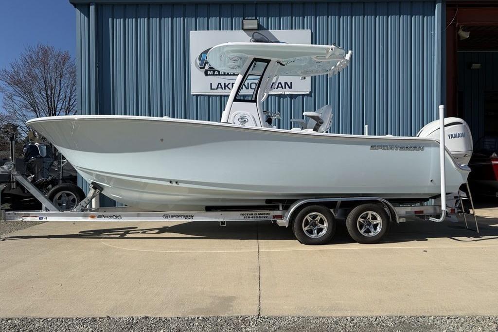 2026 Sportsman Open 232 Center Console