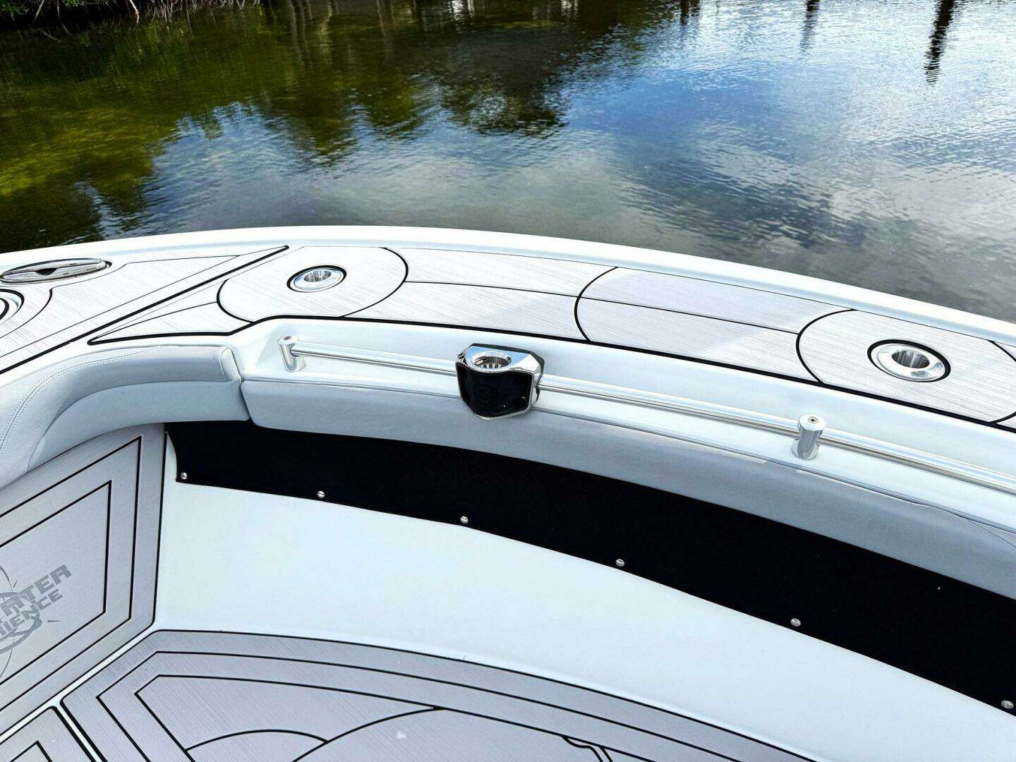 2021 Yellowfin 26 Hybrid - Image 16