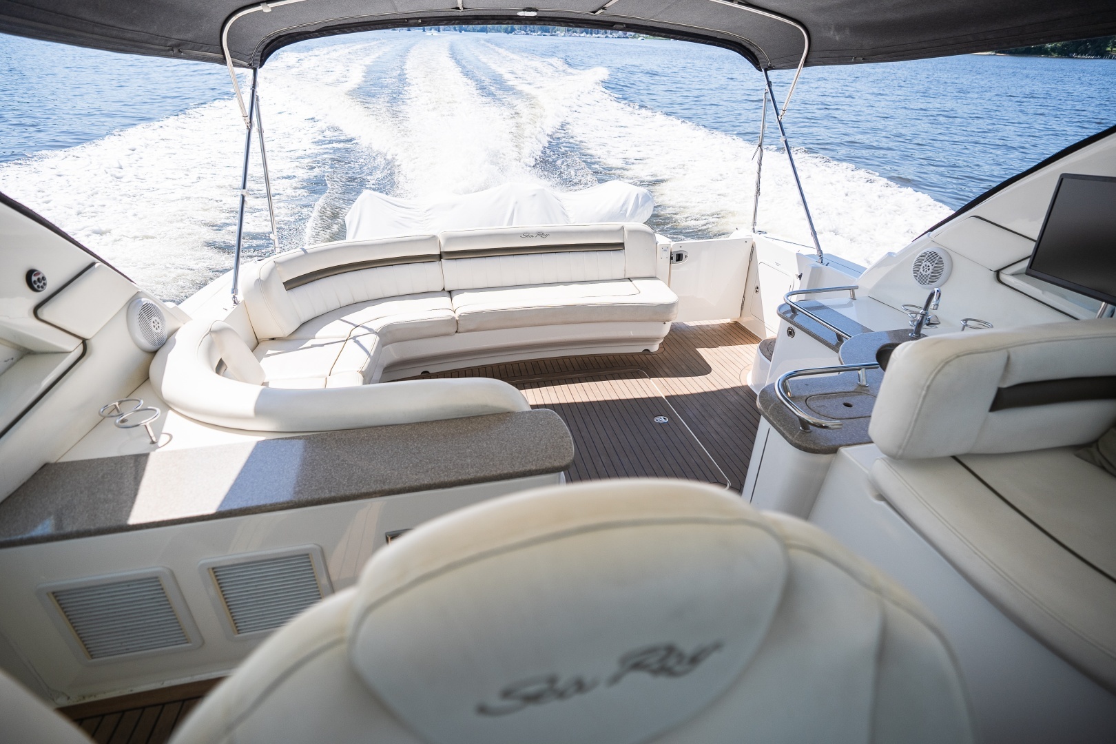 2005 Sea Ray 480 Motor Yacht - Image 16