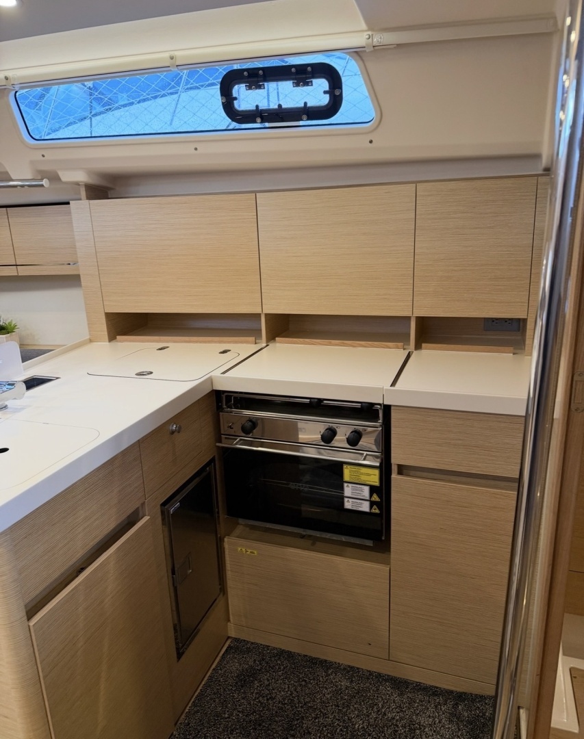 2022 Hanse 418 - Image 14