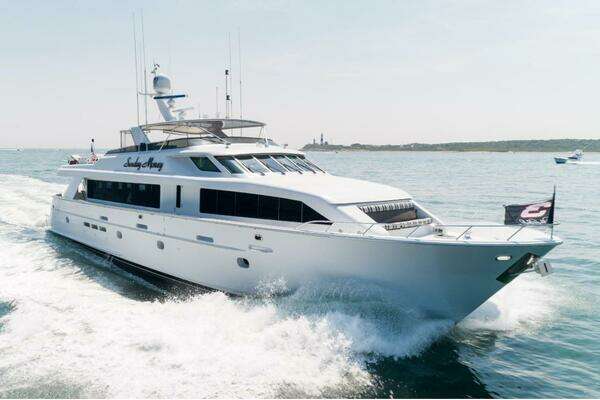 2001 Hatteras 100 Motor Yacht