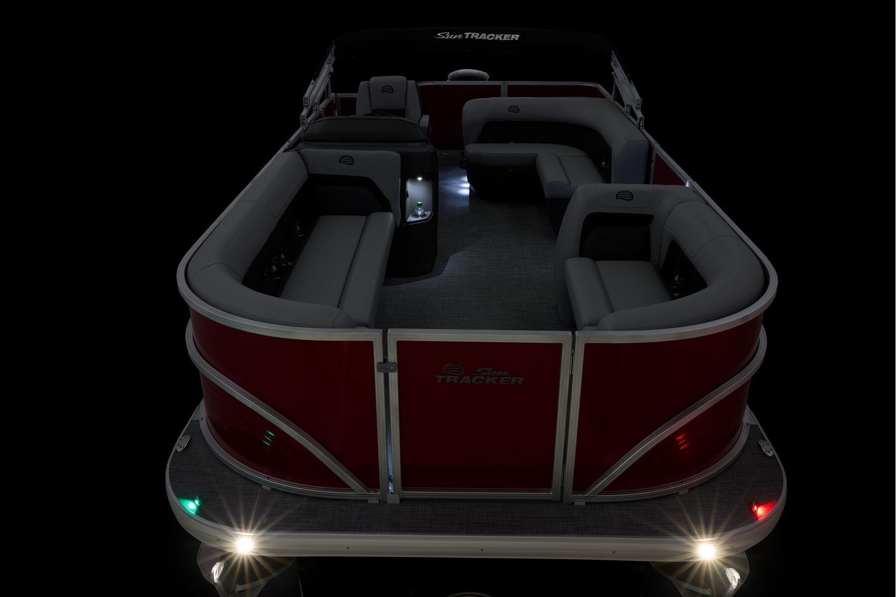 2026 Sun Tracker Party Barge 18 DLX - 43
