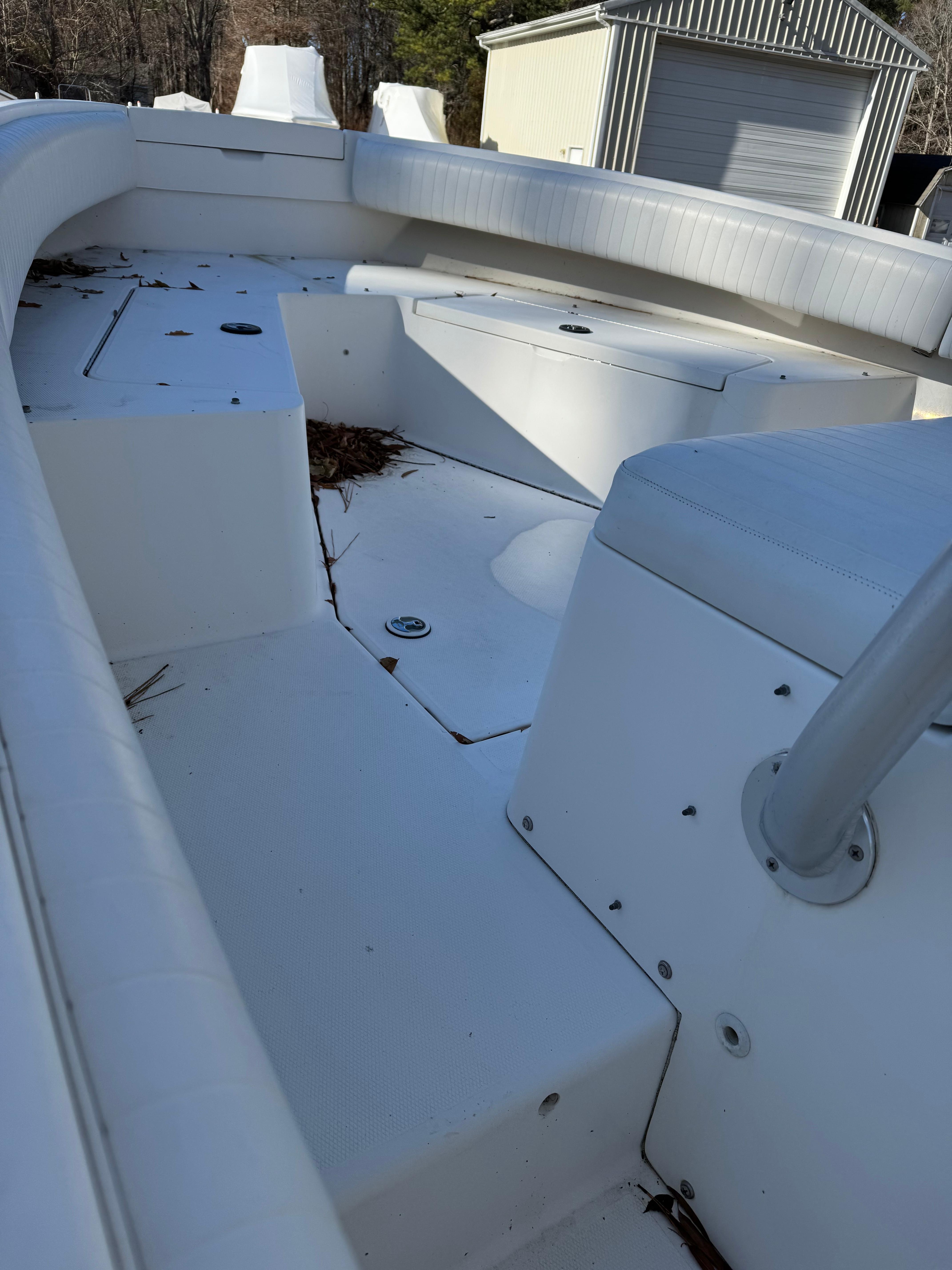 2004 Regulator 24 Forward Seating - 7