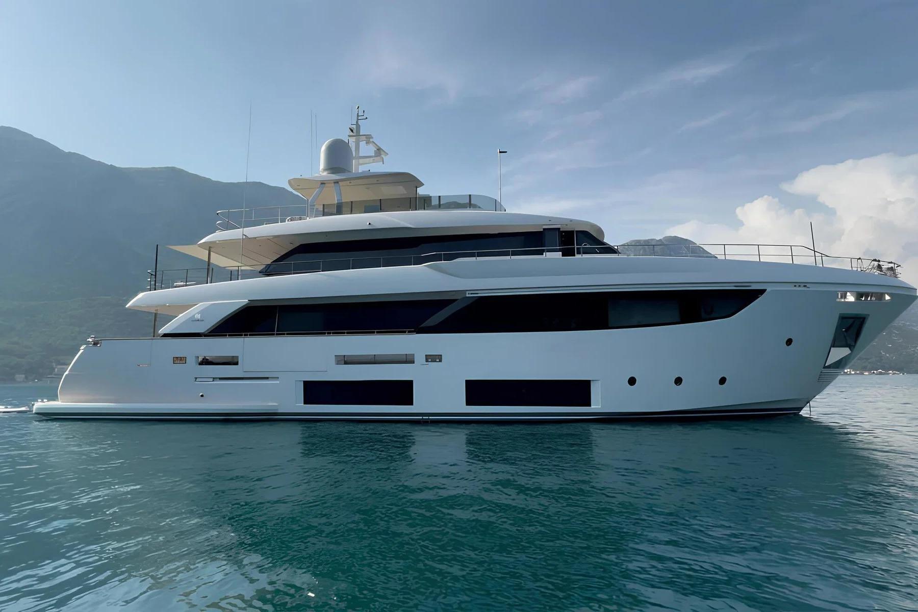 2021 Custom Line Navetta 33