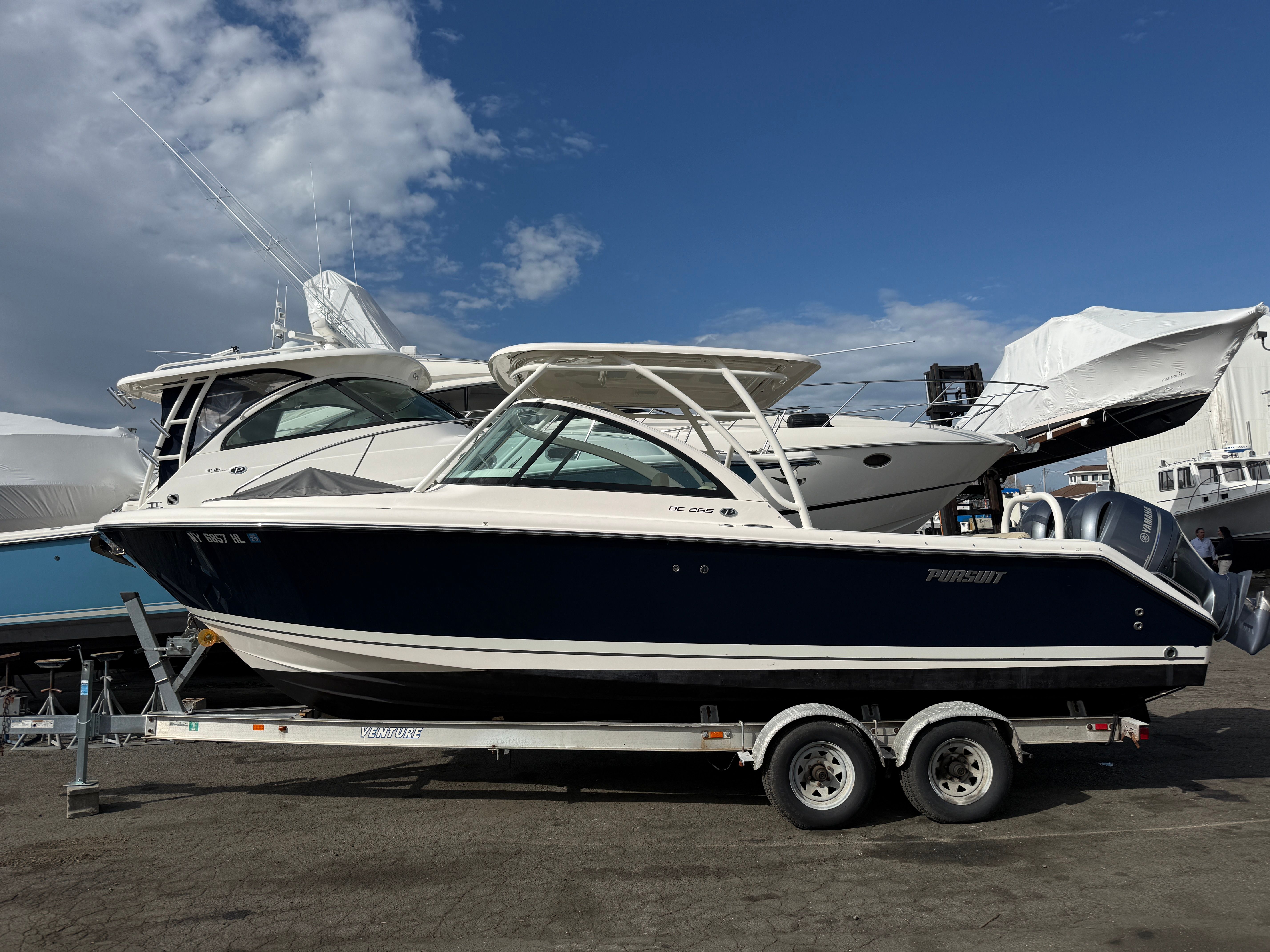 2017 Pursuit DC 265 Dual Console