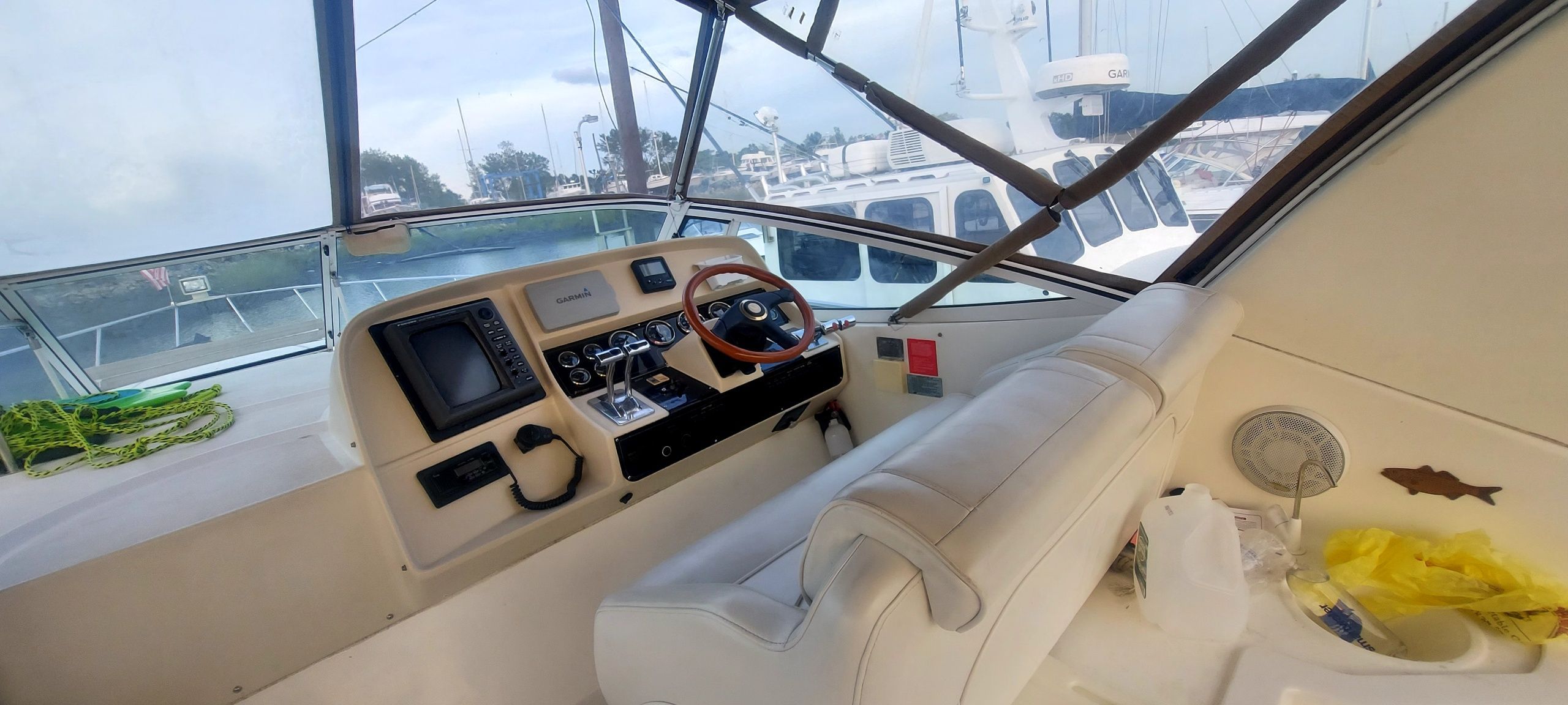 2000 Cruisers Yachts 3575 Express - 4