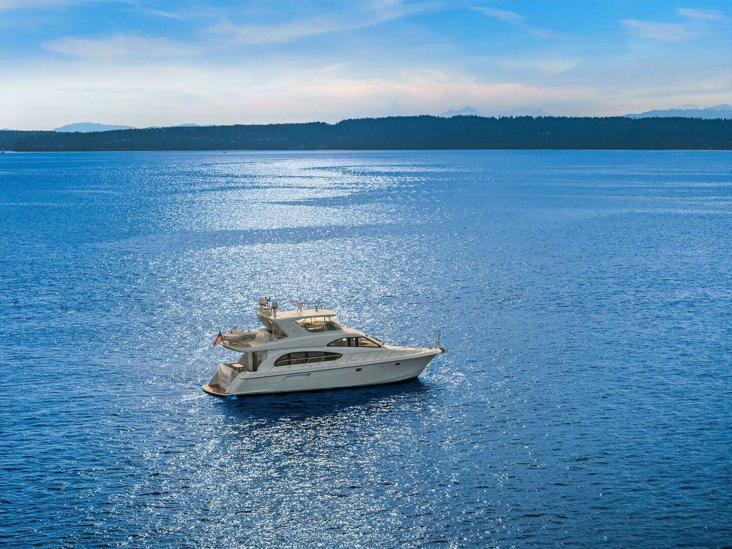 2001 Hatteras Cockpit Motoryacht - Image 34