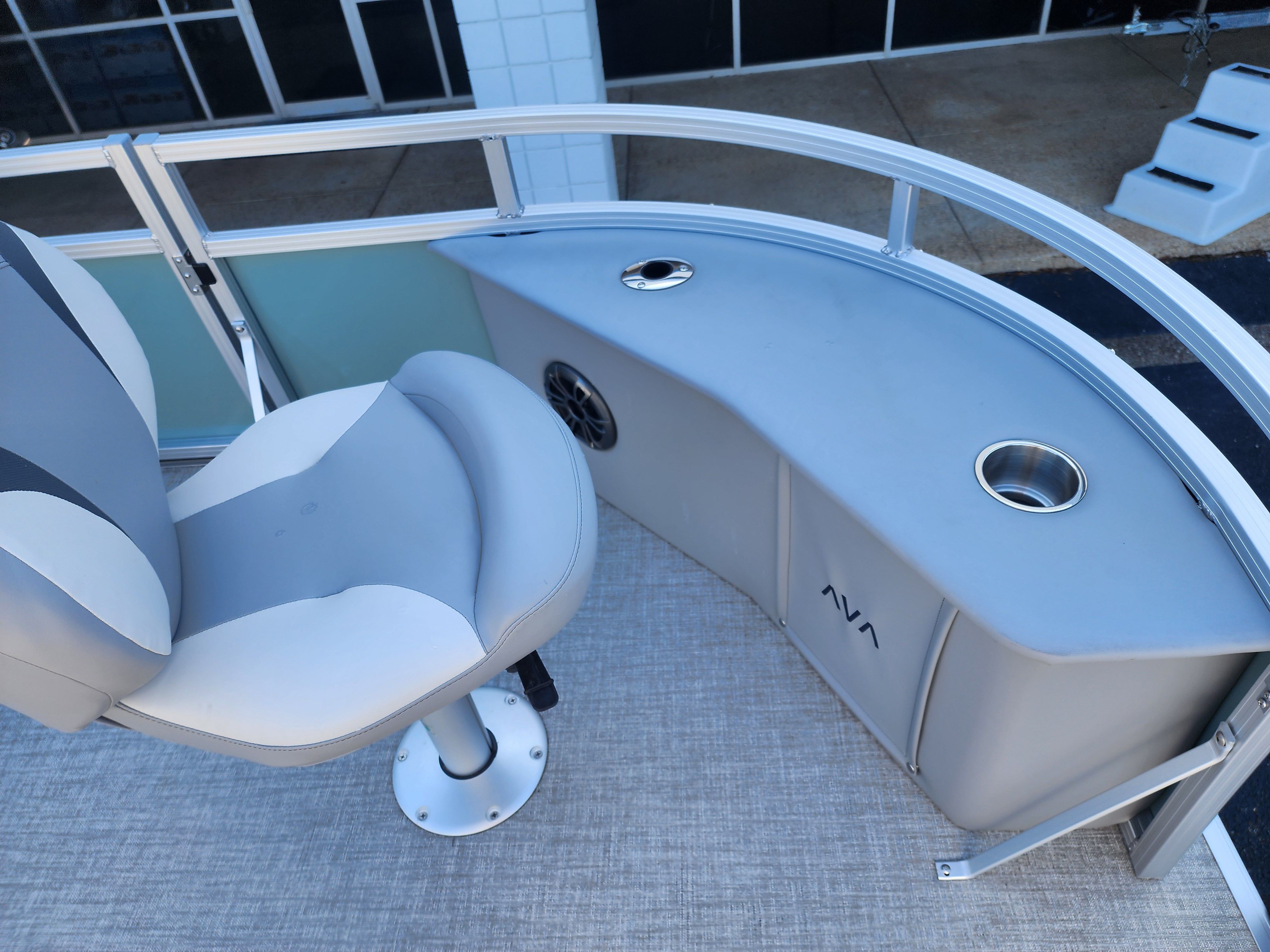 2026 Avalon Venture 85 Quad Fish - 21' - 3