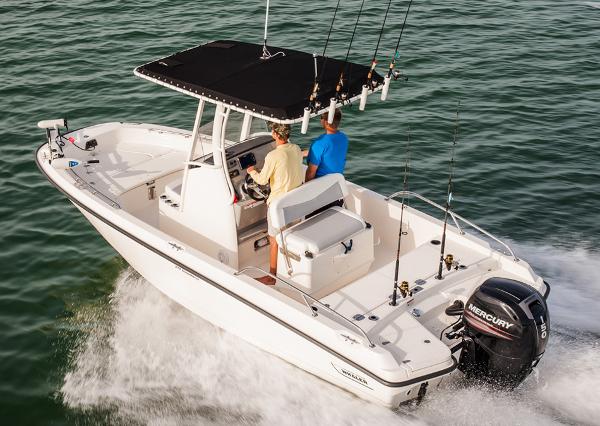 Manufacturer Provided Image: 2014 Boston Whaler 210 Dauntless boat cruising on water.