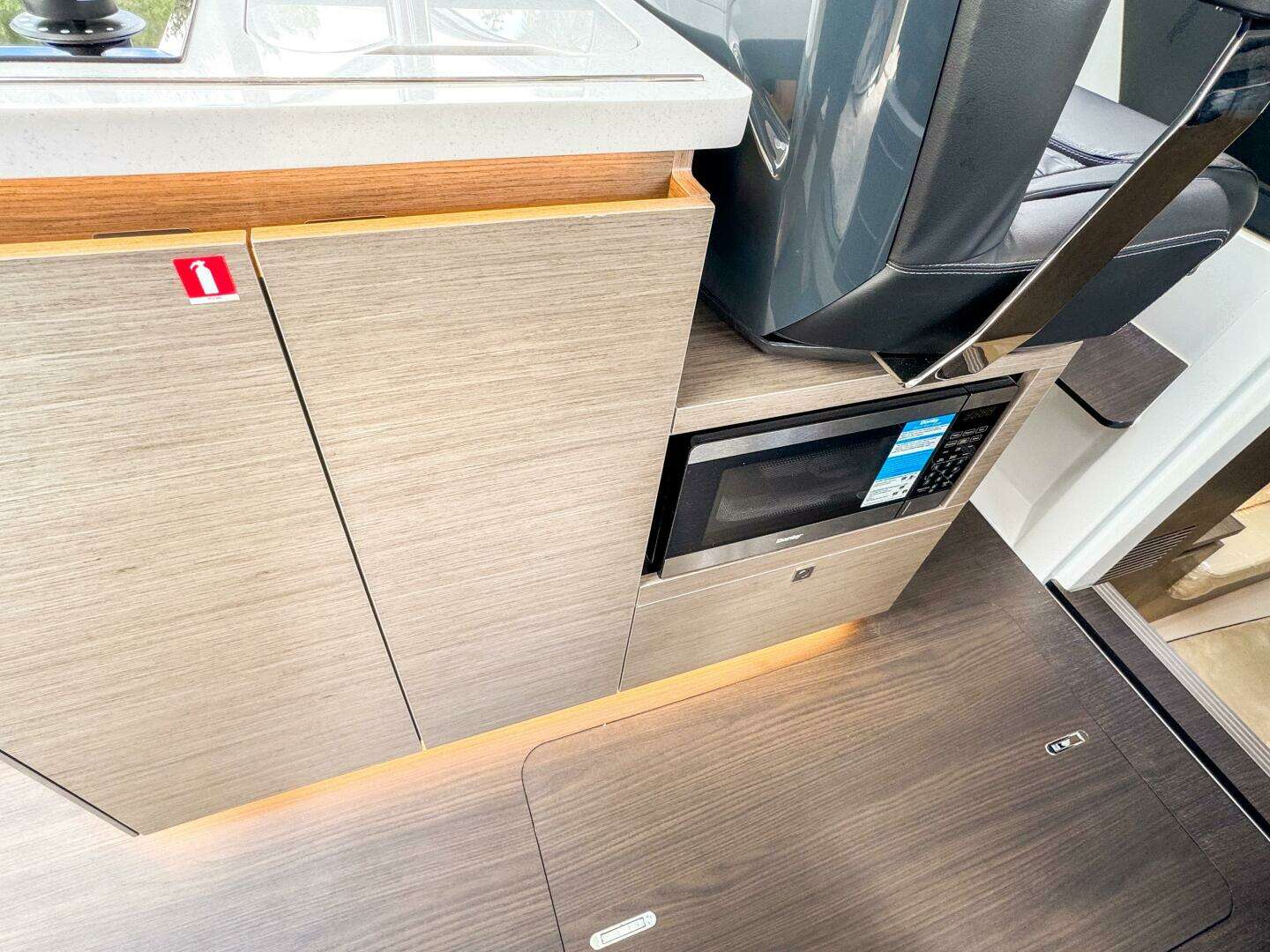 2025 Wellcraft 38 Explorer - Image 29