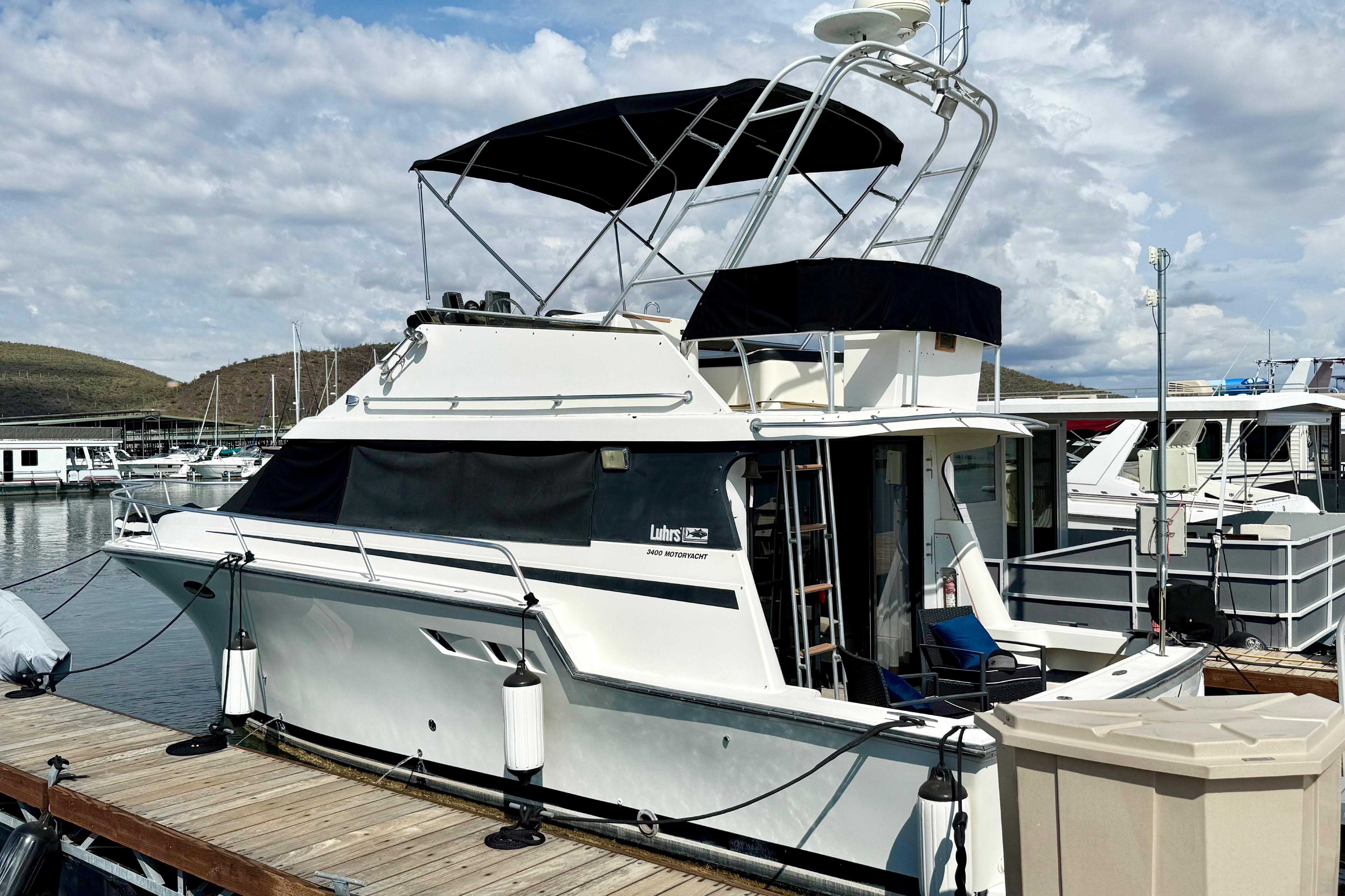 1990 Luhrs 3400 Motor Yacht