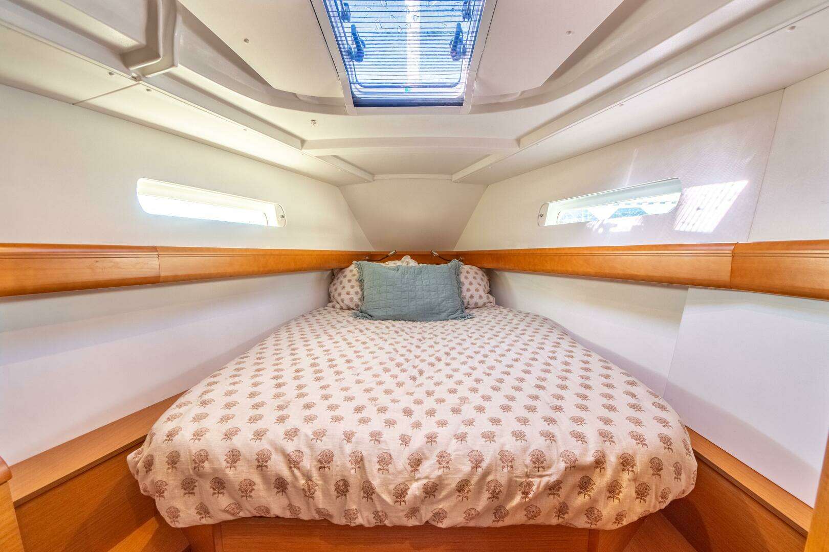 2016 Jeanneau 439 - Image 23