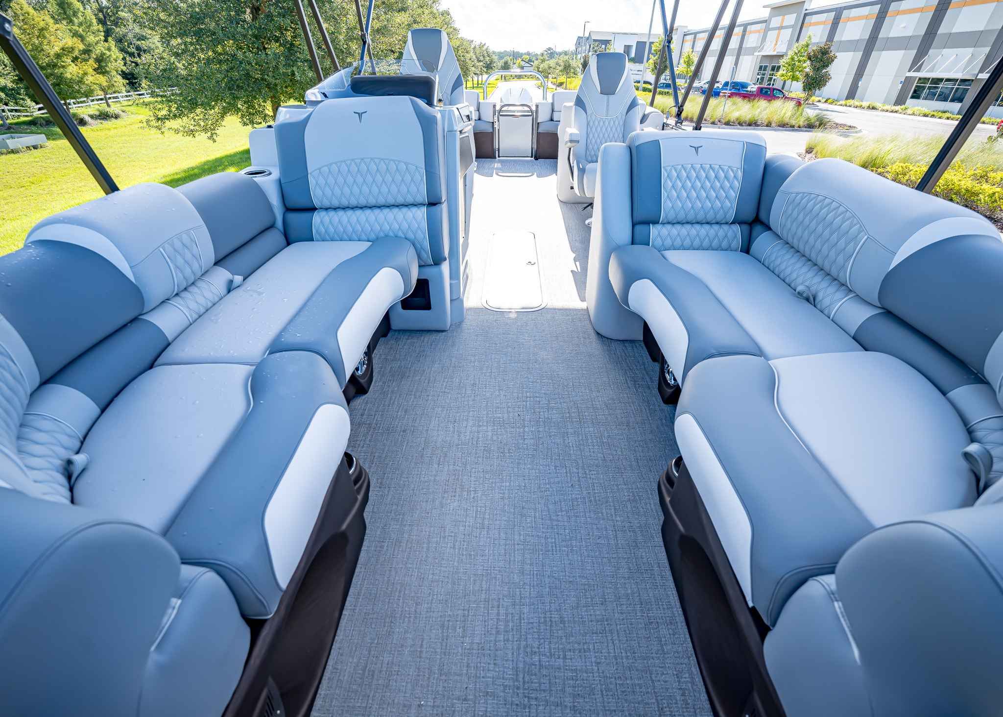 2025 Tahoe Pontoon Cascade 25 Quad Lounge - 9