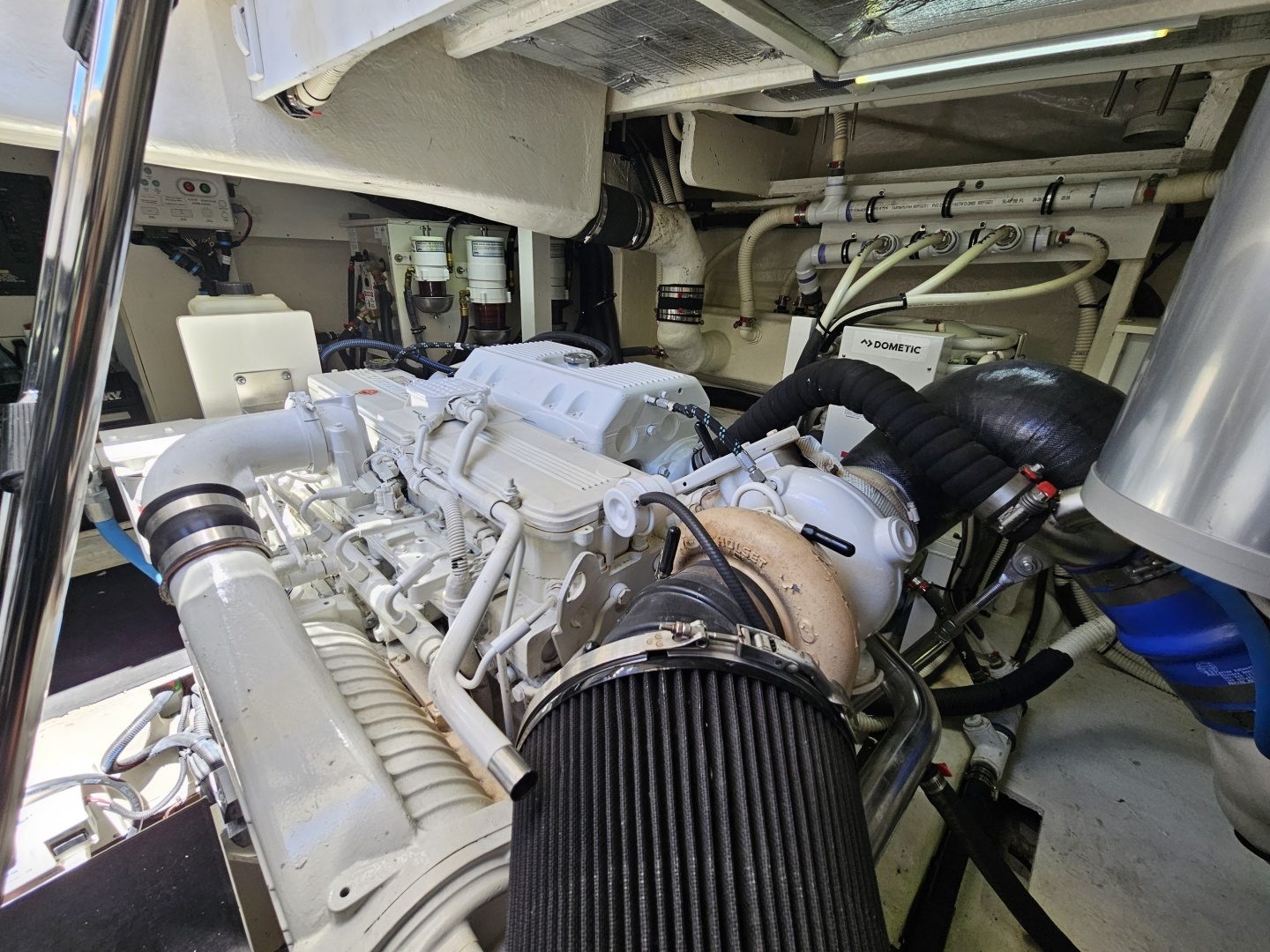 2019 Sea Ray 520 Sundancer - Image 53