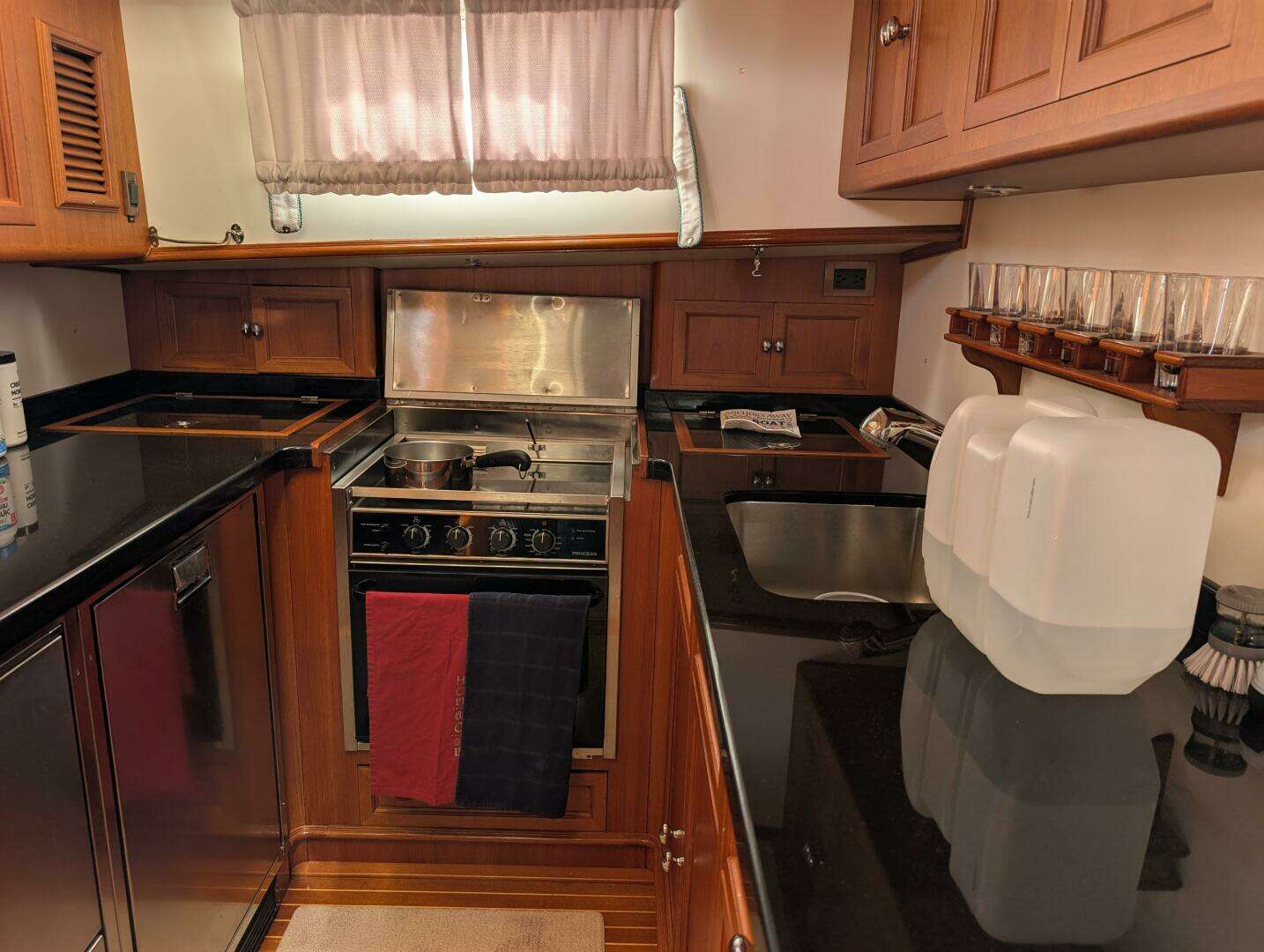 2006 Grand Banks — - Image 30