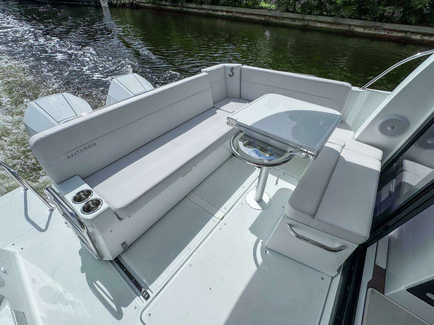 2026 Beneteau Antares 9 - Image 11