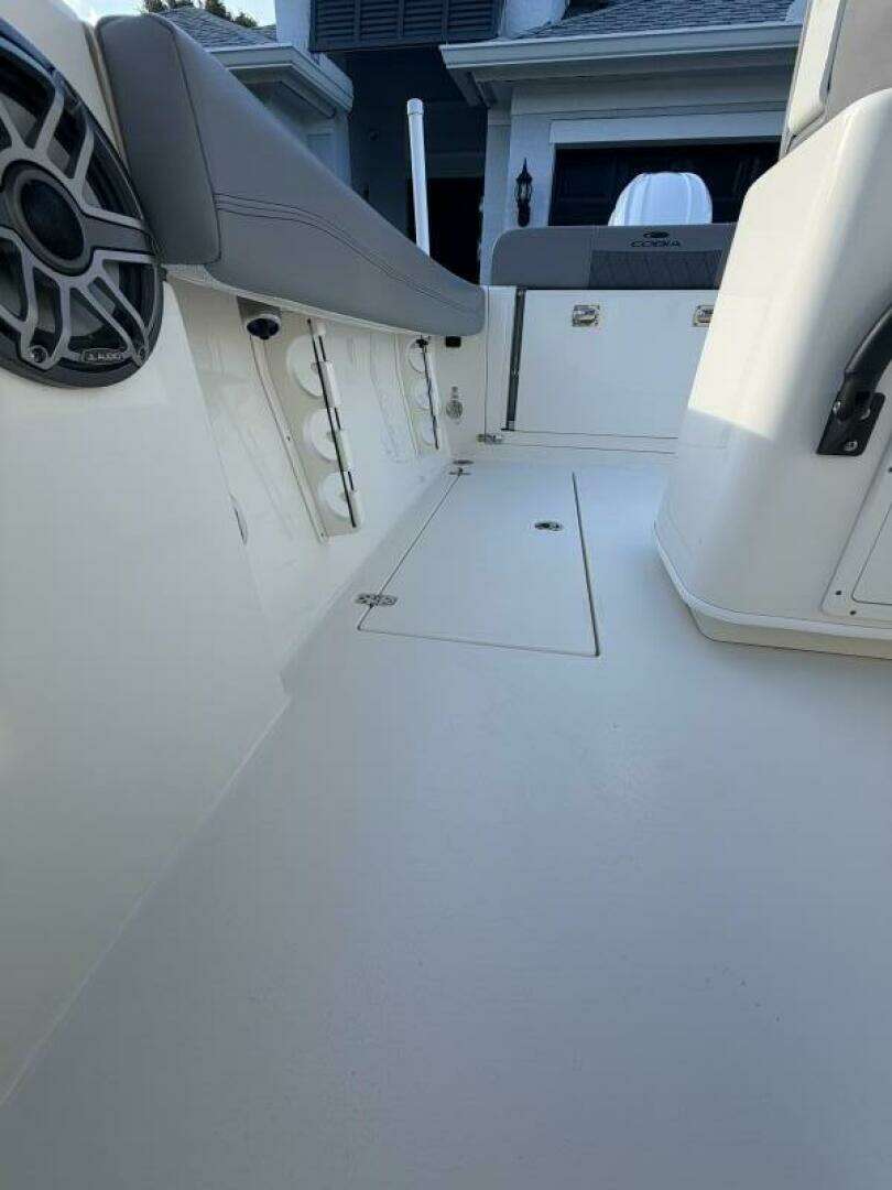 2024 Cobia 240 CC - Image 13