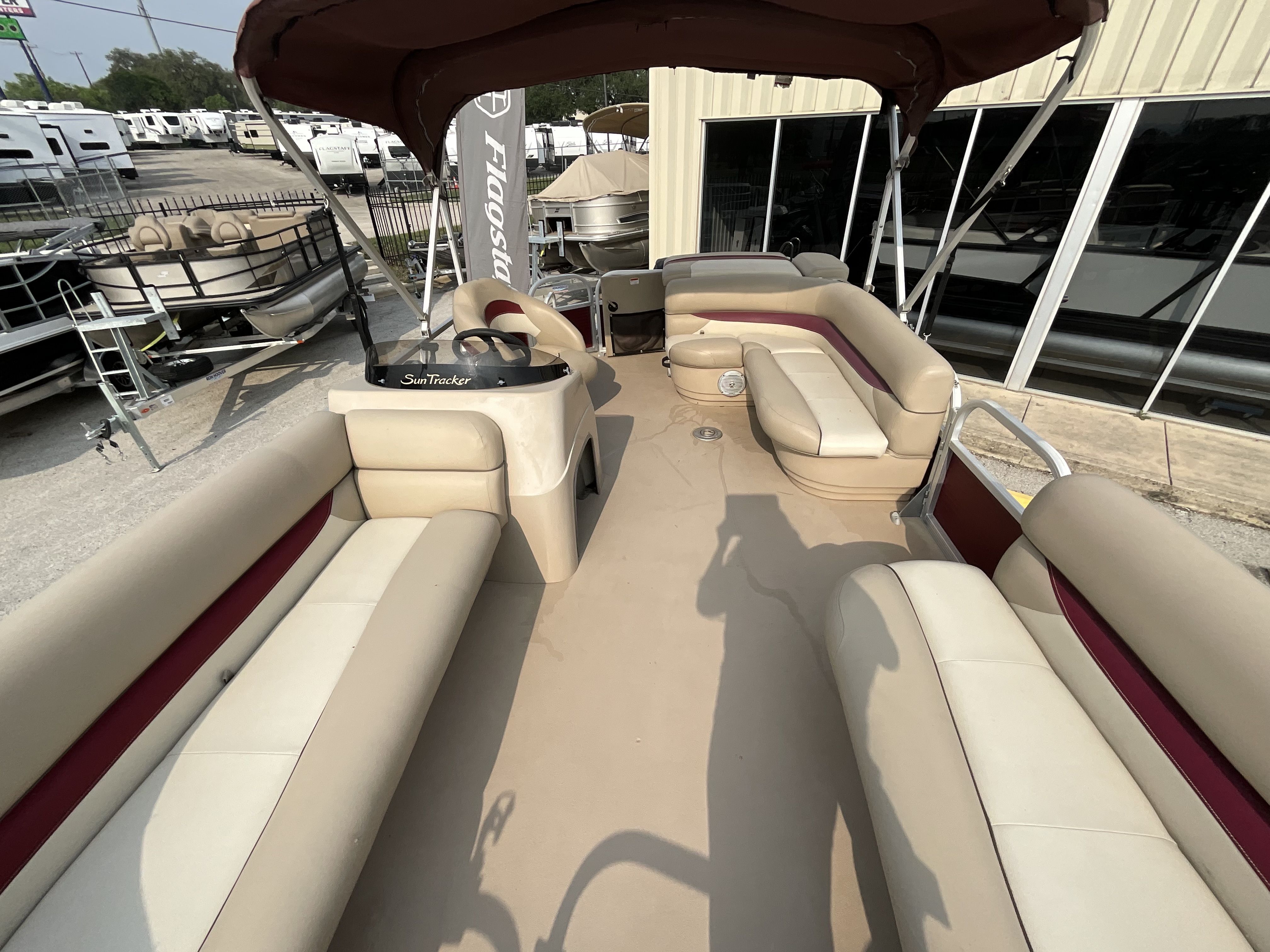 2018 Tracker Party Barge - 7
