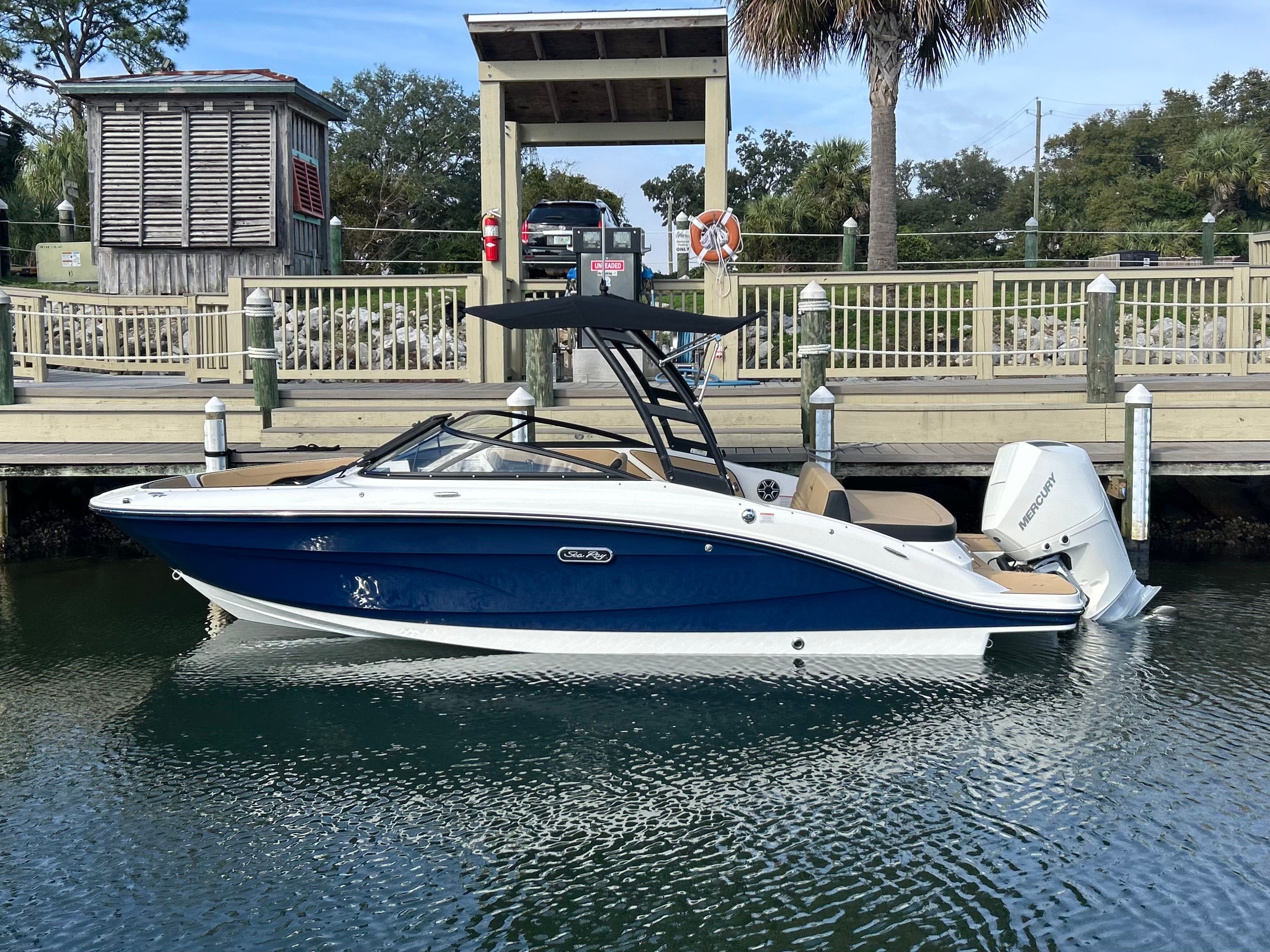 2026 Sea Ray SPX 210 Outboard