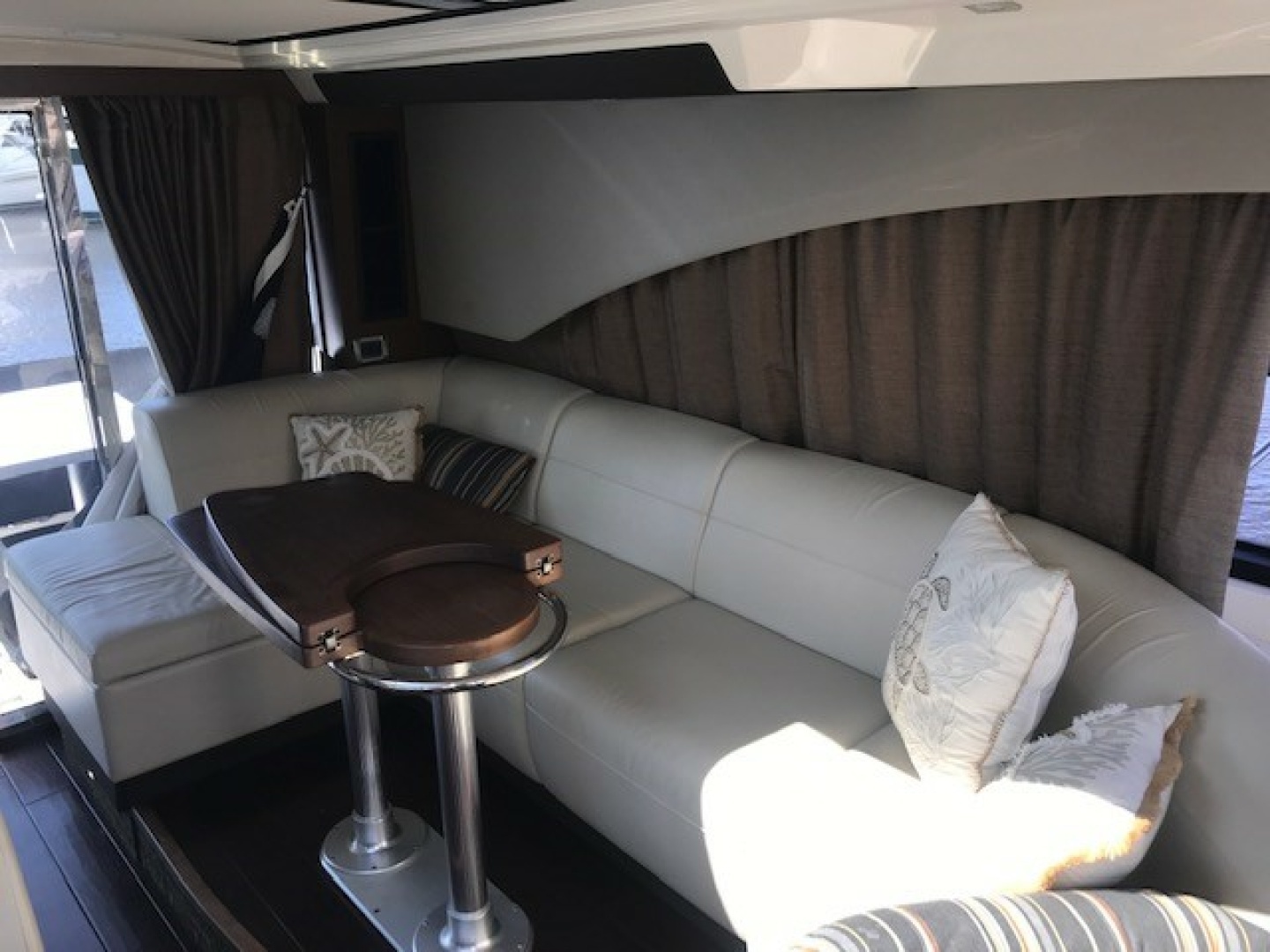 2016 Sea Ray 510 SUNDANCER - Image 41
