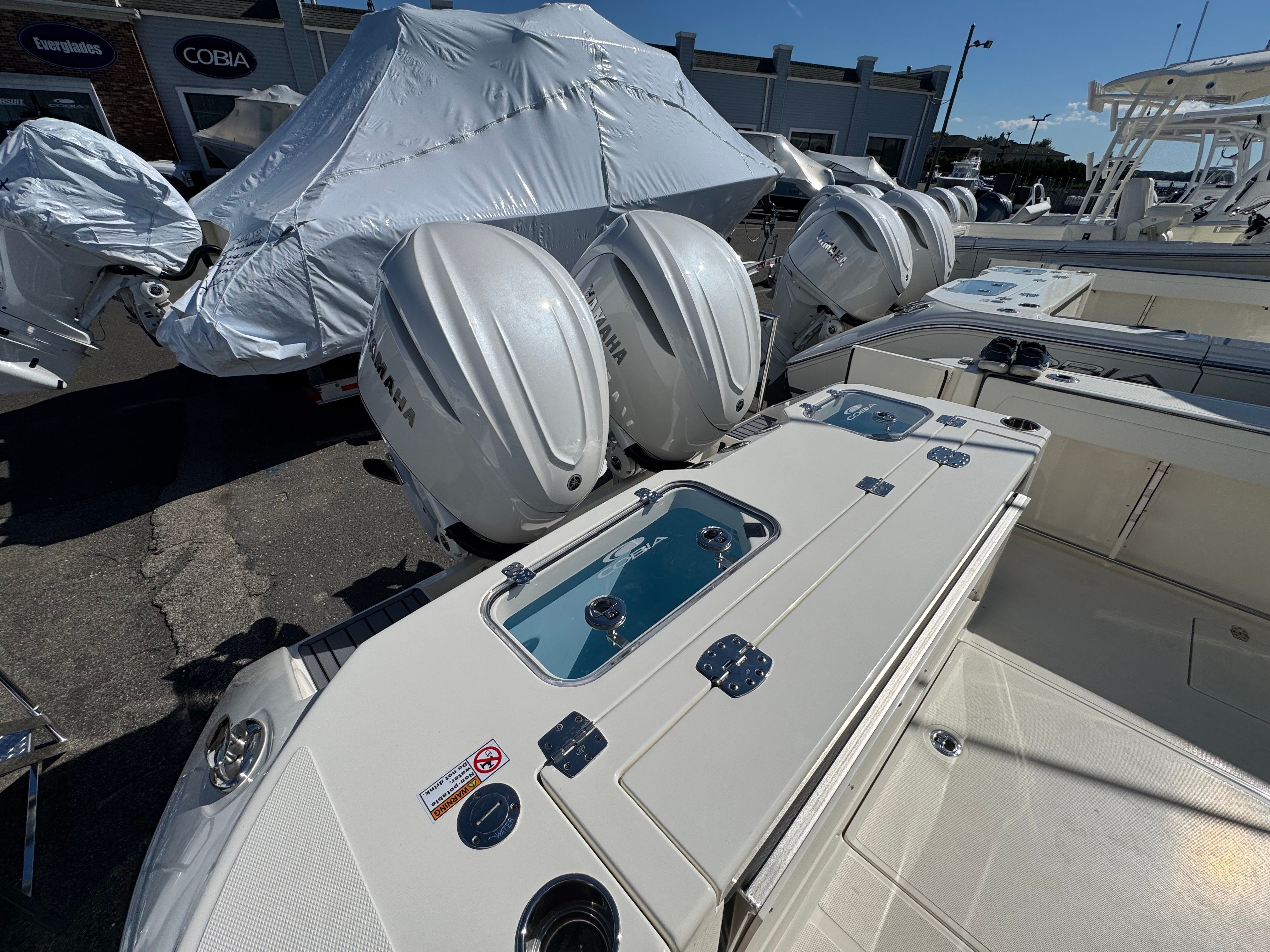 2026 COBIA 305 CC - Image 25
