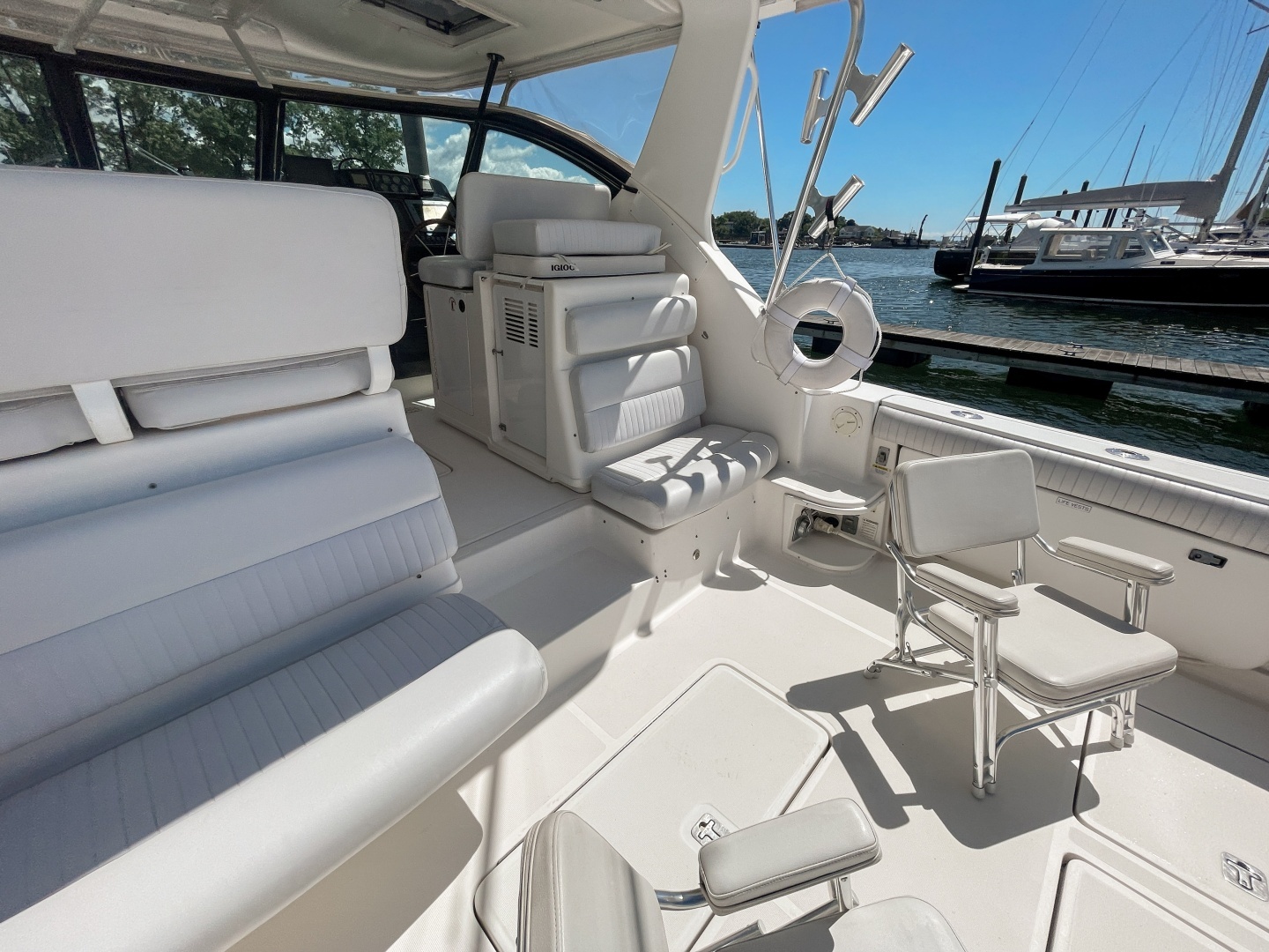 2004 Tiara Yachts 3800 Open - Image 16